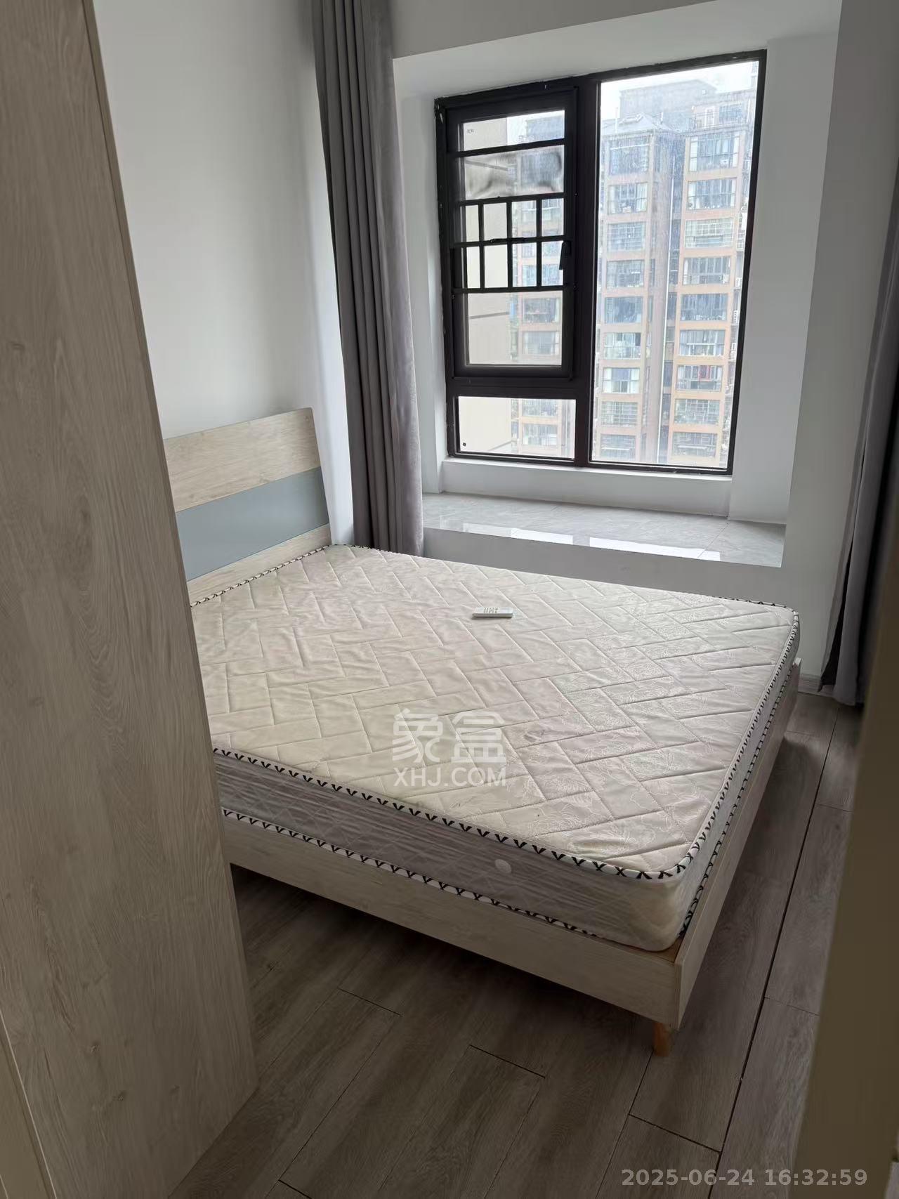 龙湖春江悦茗  3室1厅1卫   2900.00元/月室内图