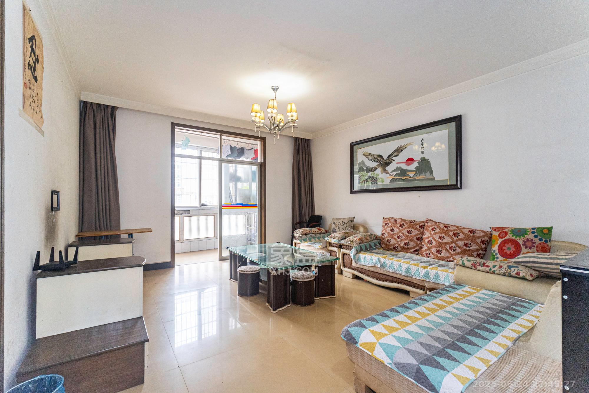 星沙汽配城(大塘村农机市场) 2室2厅1卫 26.8万 星沙汽配城(大塘村农机市场) 2室2厅1卫 26.8万客厅