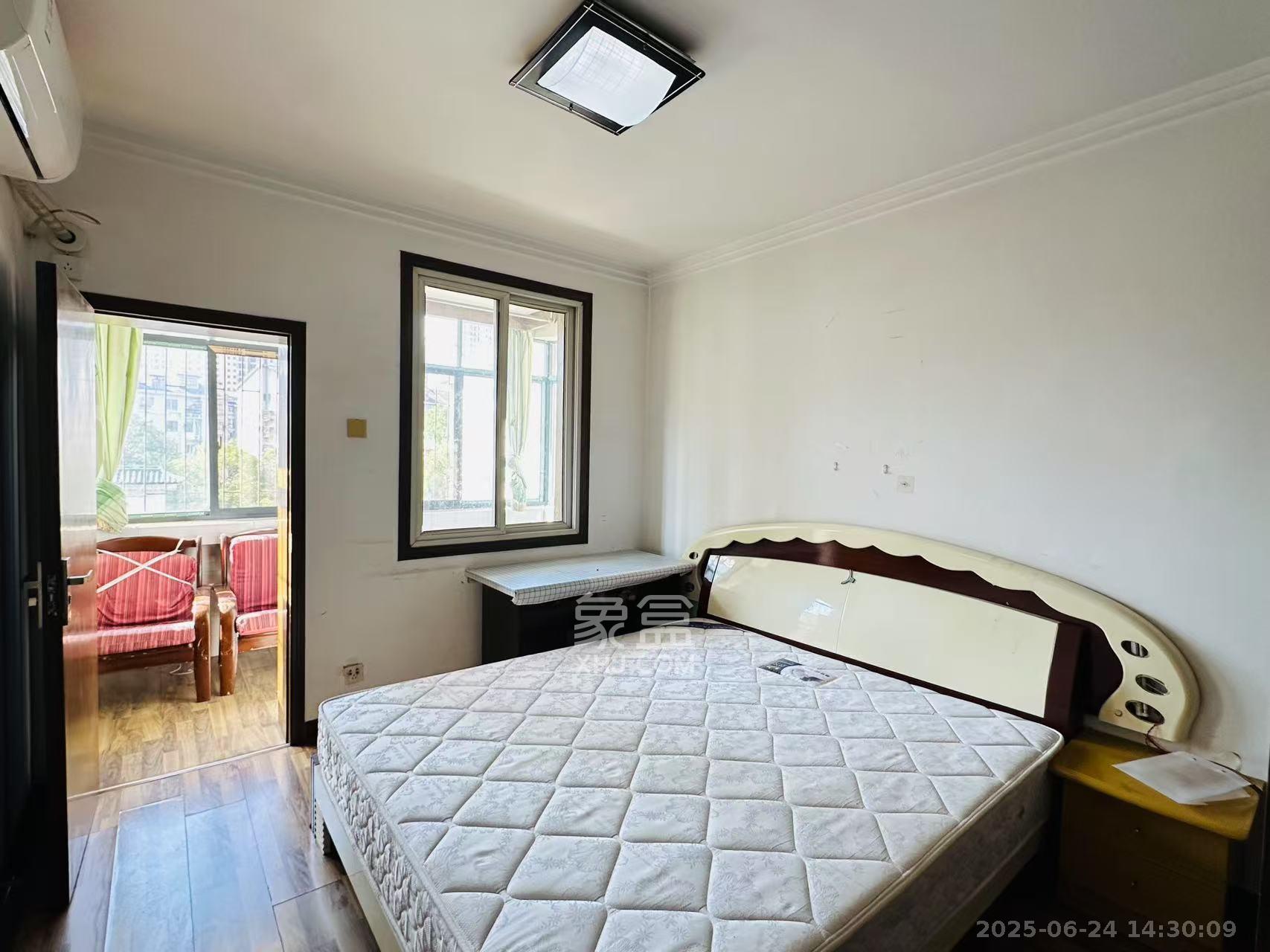 广厦新村  3室2厅2卫    2400.0元/月 广厦新村  3室2厅2卫    2400.0元/月室内图