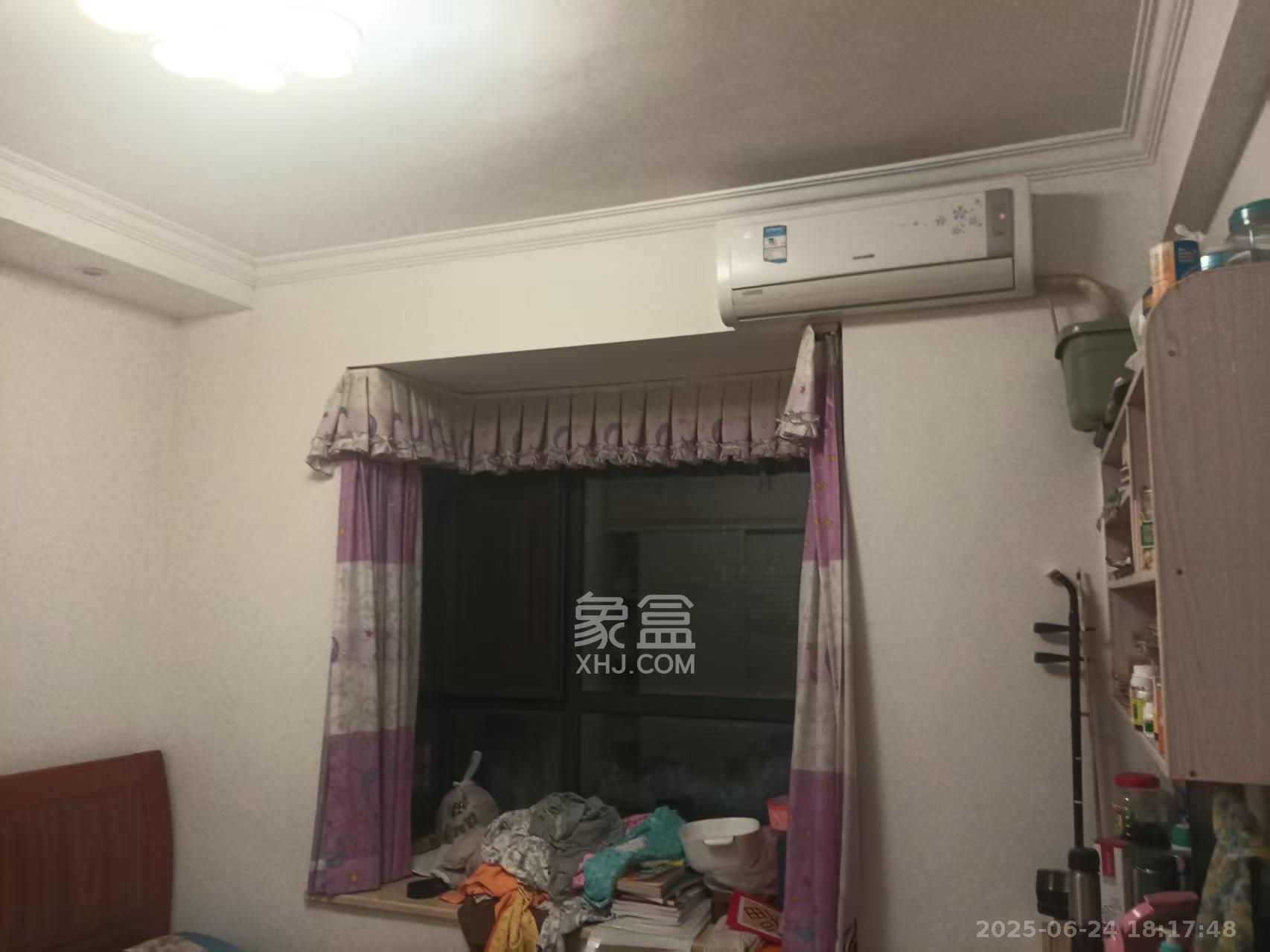 地华梅溪湖畔  3室2厅2卫   3200.00元/月室内图