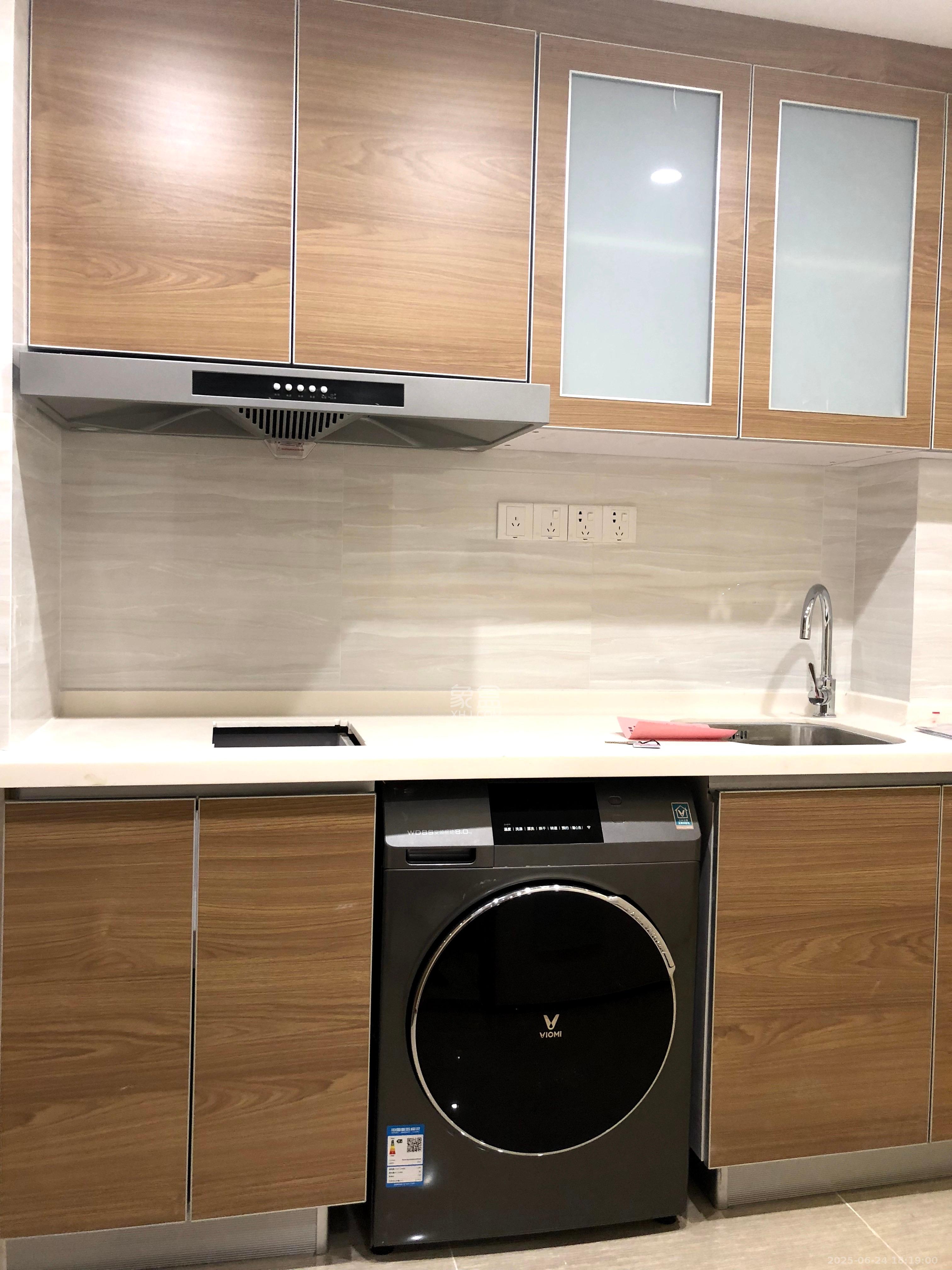 恒大翡翠华庭 1室1厅1卫 1300.0元/月 恒大翡翠华庭 1室1厅1卫 1300.0元/月室内图