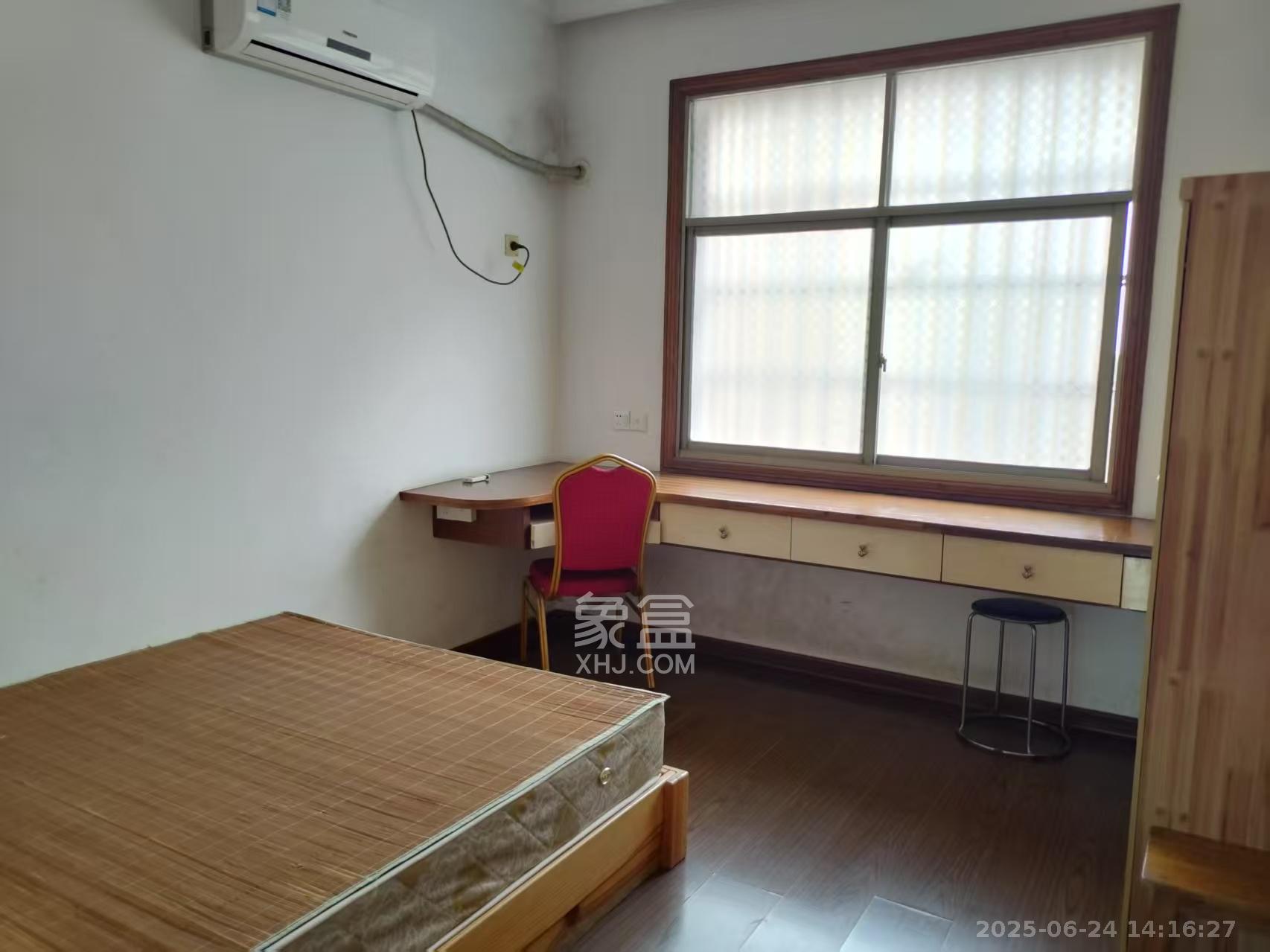 板塘汽修厂  3室2厅2卫   1000.00元/月室内图