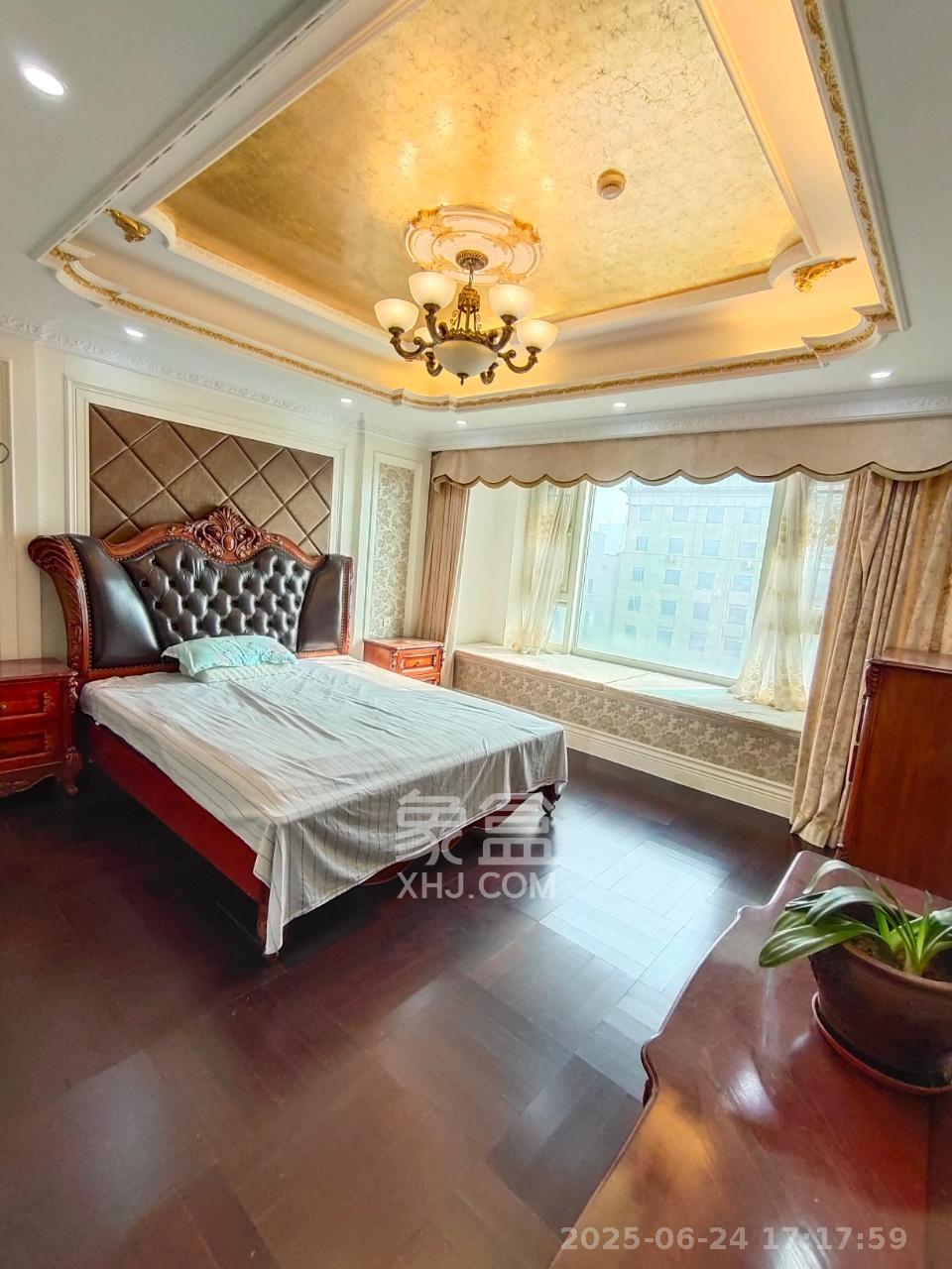 万达公馆  3室2厅2卫    11000.0元/月 万达公馆  3室2厅2卫    11000.0元/月室内图