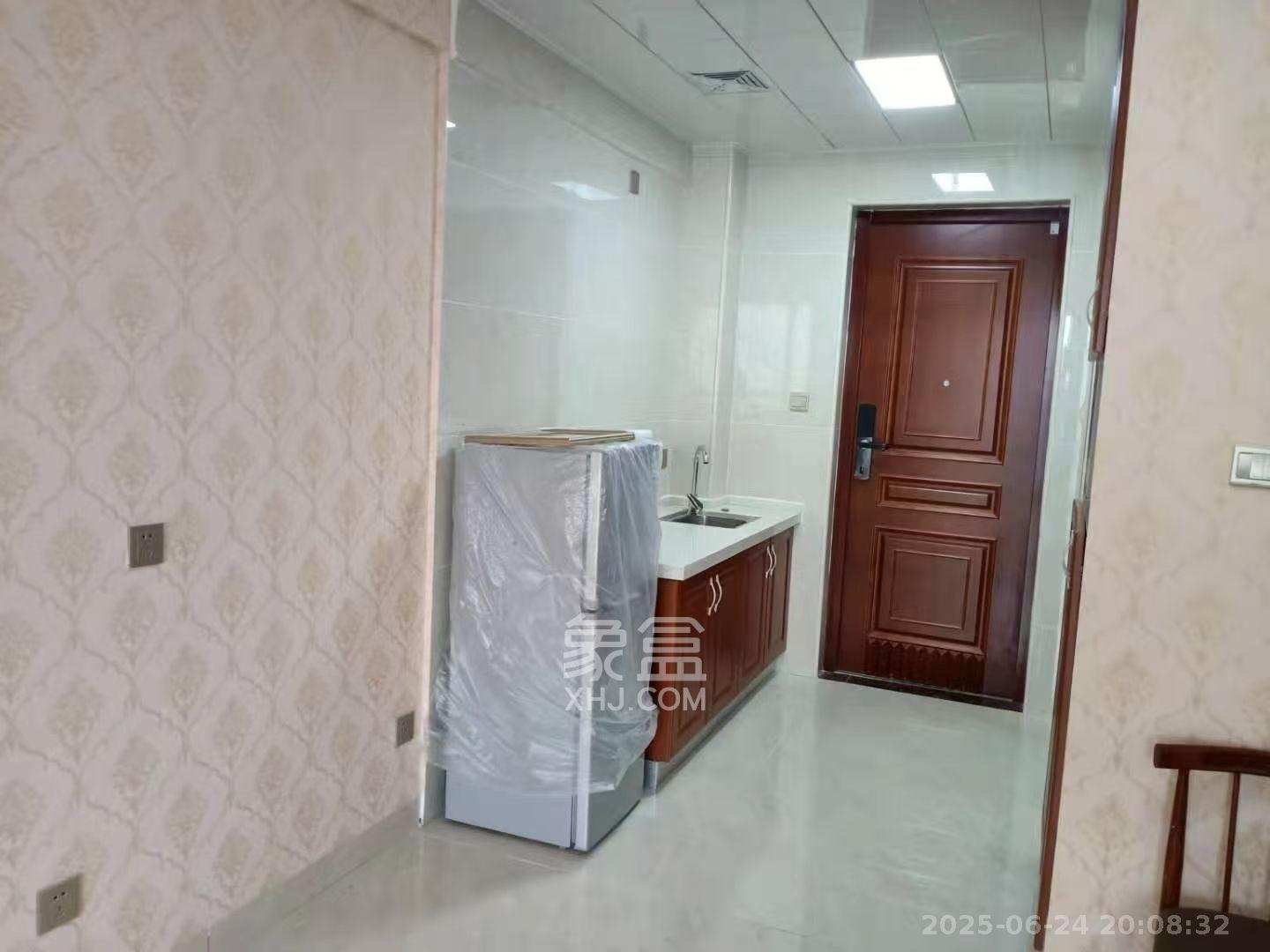 绿城高尔夫小镇 1室1厅1卫 1000.0元/月 绿城高尔夫小镇 1室1厅1卫 1000.0元/月室内图