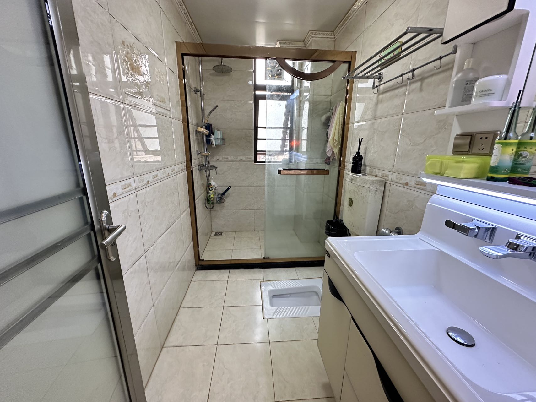 紫园D区 4室2厅2卫 335.0万 紫园D区 4室2厅2卫 335.0万室内图