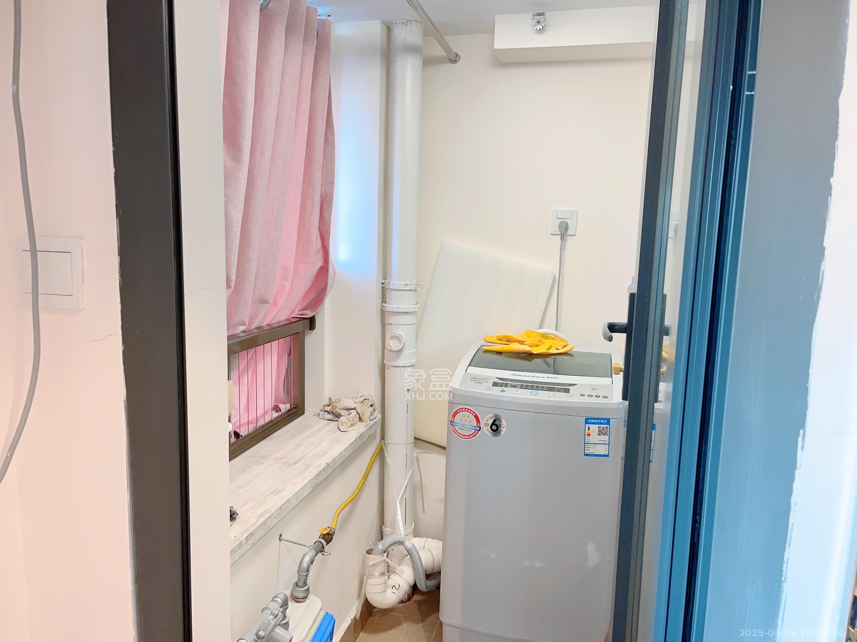 恒大翡翠华庭 1室1厅1卫 1800.0元/月 恒大翡翠华庭 1室1厅1卫 1800.0元/月室内图