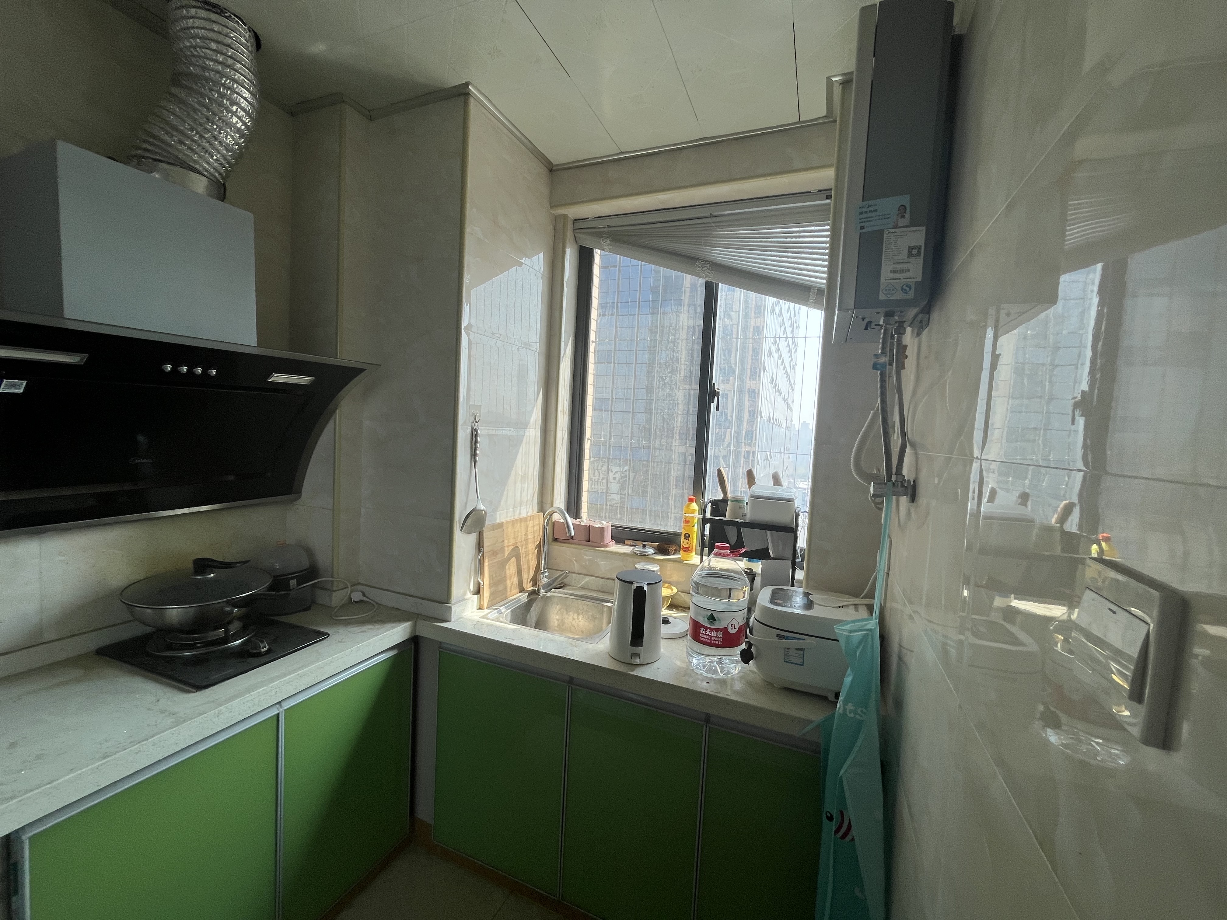 盛世时代广场 1室1厅1卫 800.0元/月 盛世时代广场 1室1厅1卫 800.0元/月室内图