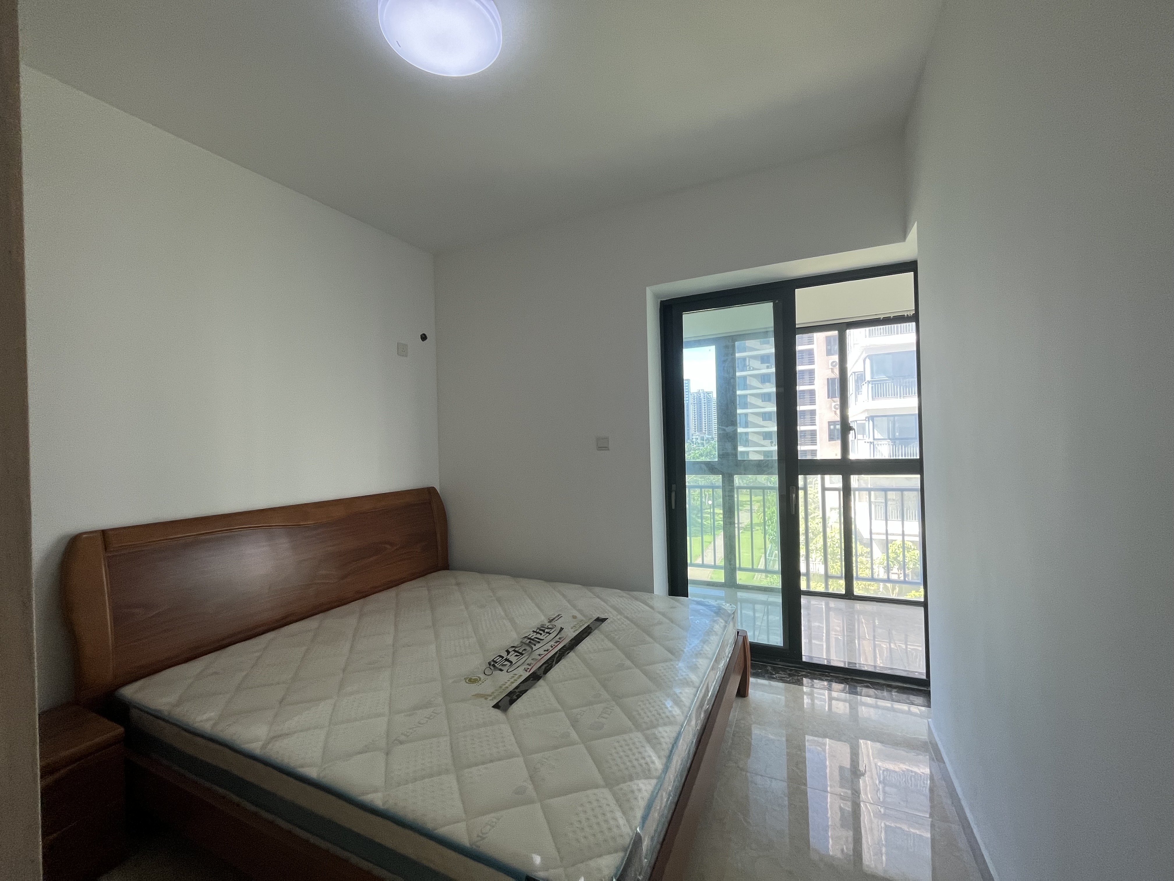 晨晖帝景 2室2厅2卫 115.0万 晨晖帝景 2室2厅2卫 115.0万客厅