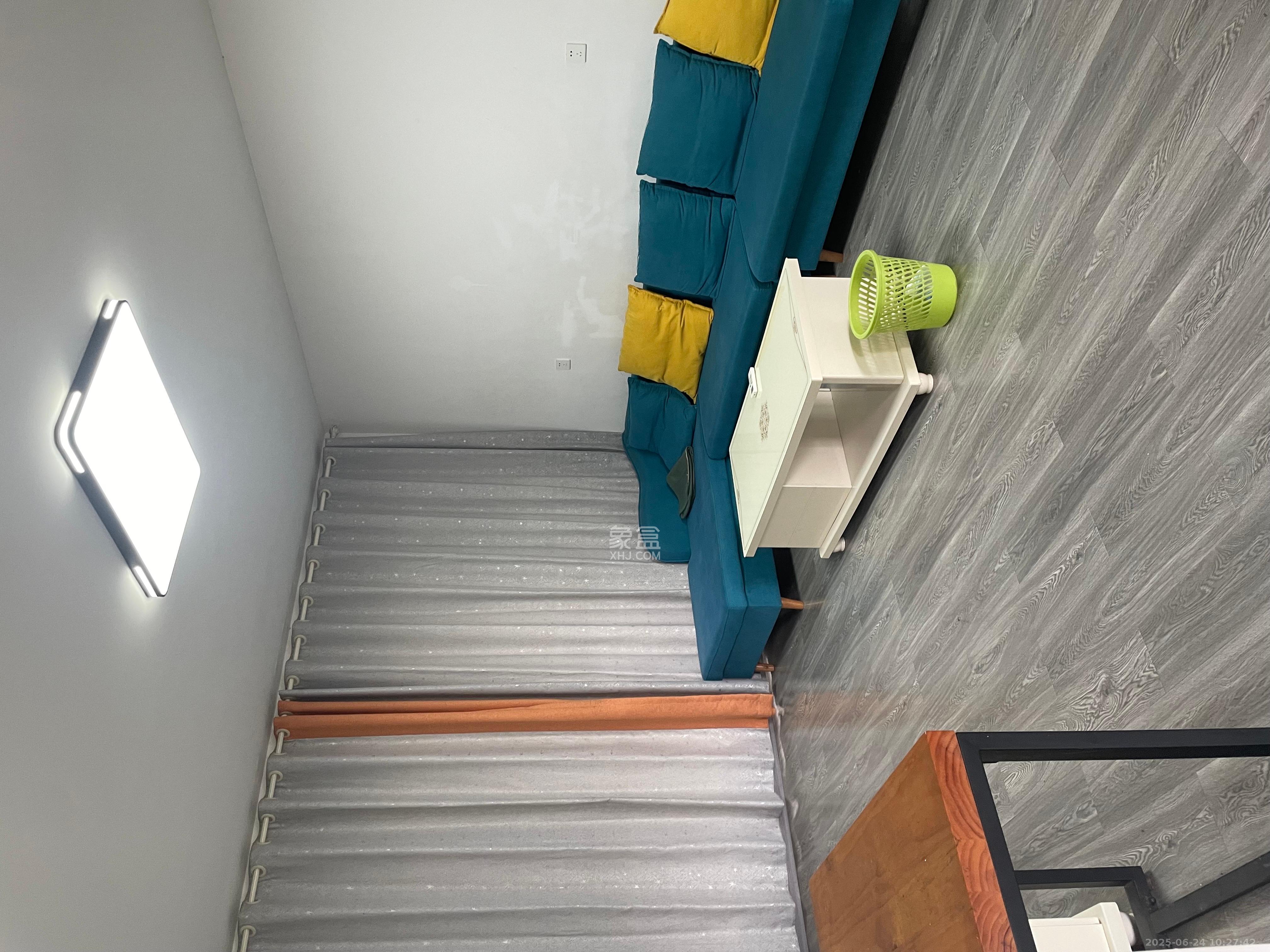 鑫远御文台一期 3室2厅1卫 2800.0元/月 鑫远御文台一期 3室2厅1卫 2800.0元/月室内图