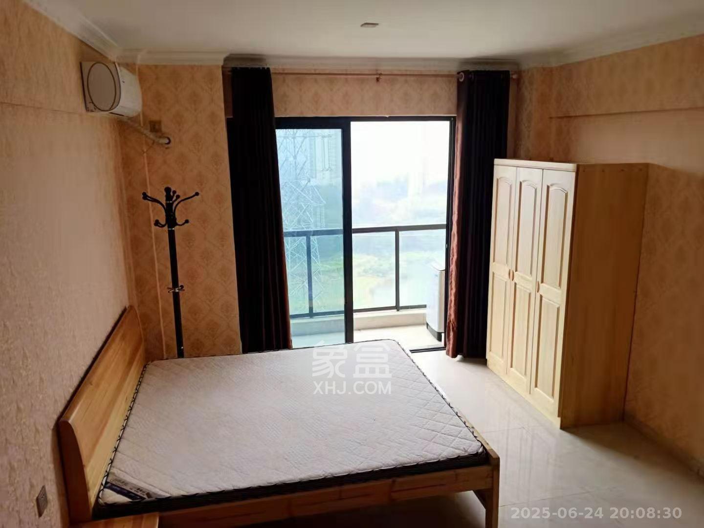 绿城高尔夫小镇 1室1厅1卫 1000.0元/月 绿城高尔夫小镇 1室1厅1卫 1000.0元/月室内图