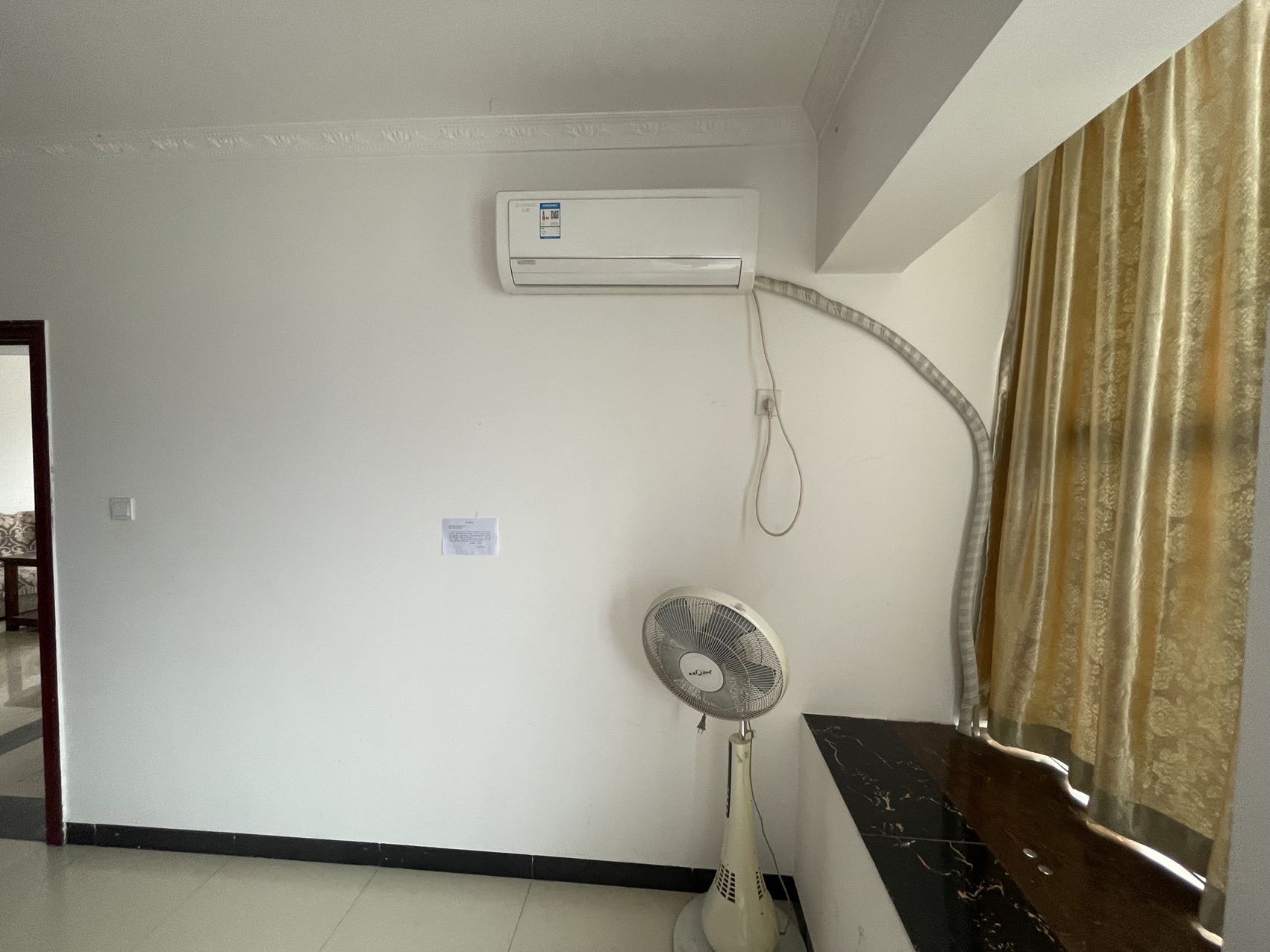 逸臣中央 2室2厅1卫 1680.0元/月 逸臣中央 2室2厅1卫 1680.0元/月室内图