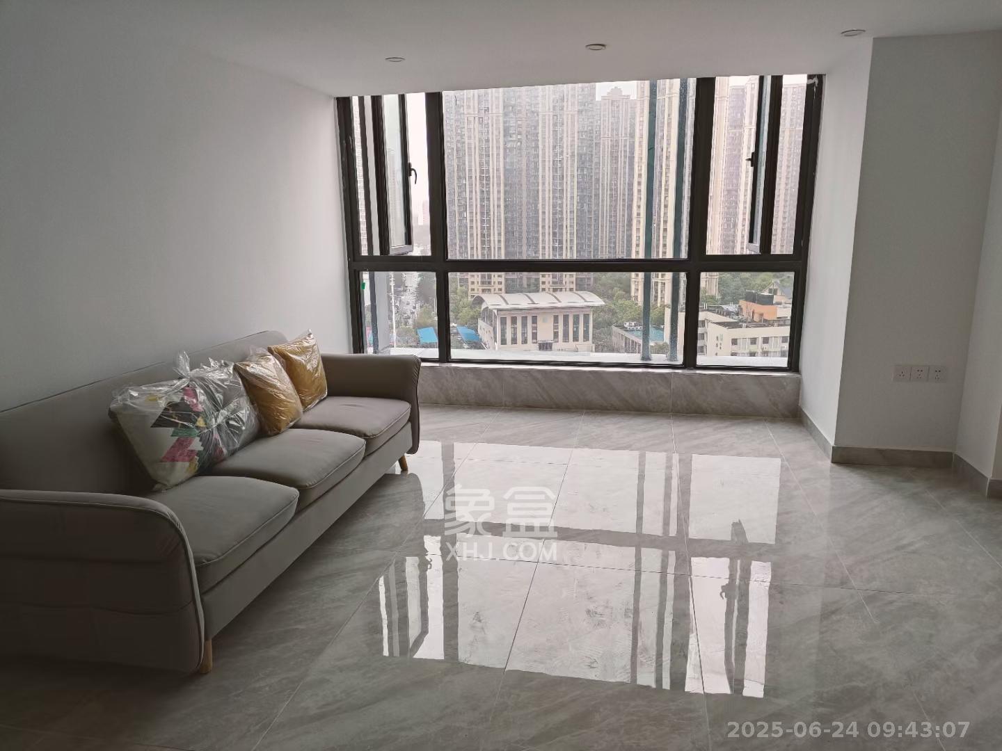 中国铁建梅溪青秀三期 2室1厅1卫 2000.0元/月 中国铁建梅溪青秀三期 2室1厅1卫 2000.0元/月室内图