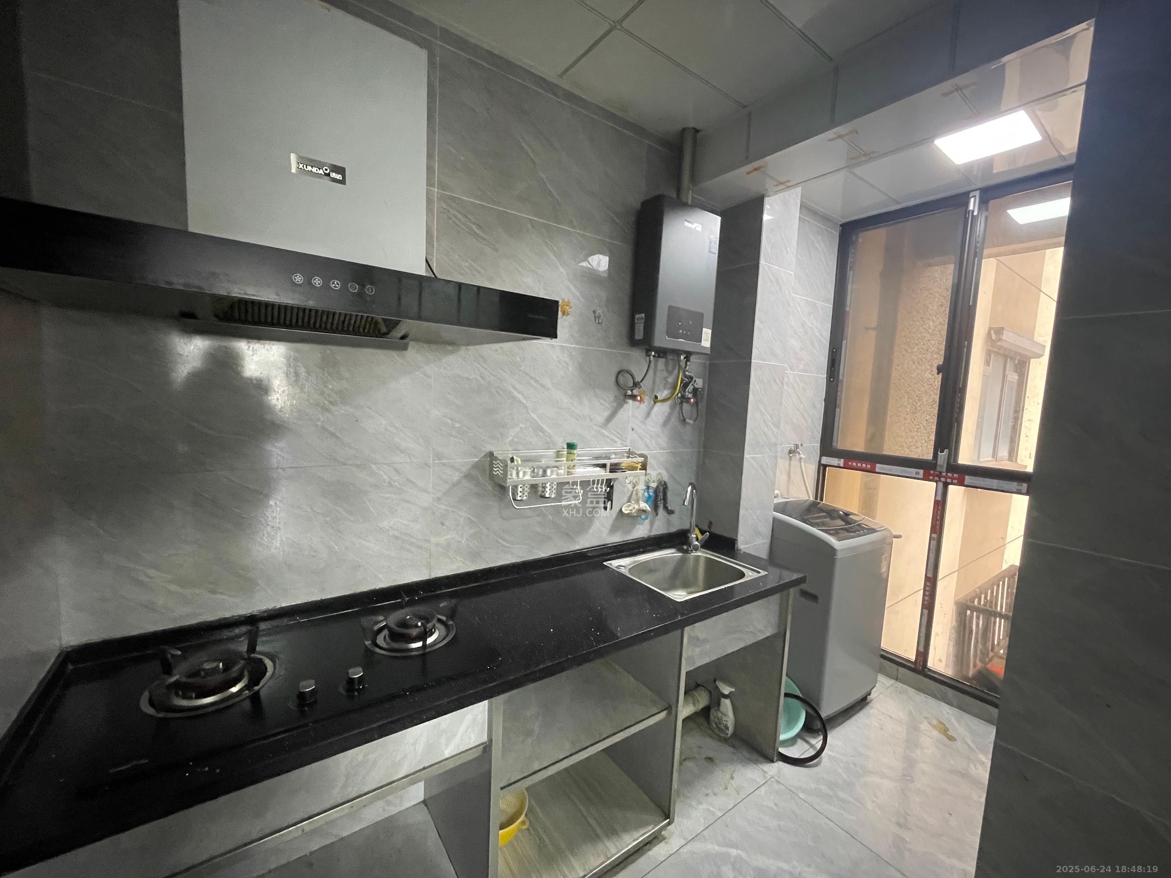 江山帝景雅典  3室2厅2卫    2400.0元/月 江山帝景雅典  3室2厅2卫    2400.0元/月室内图