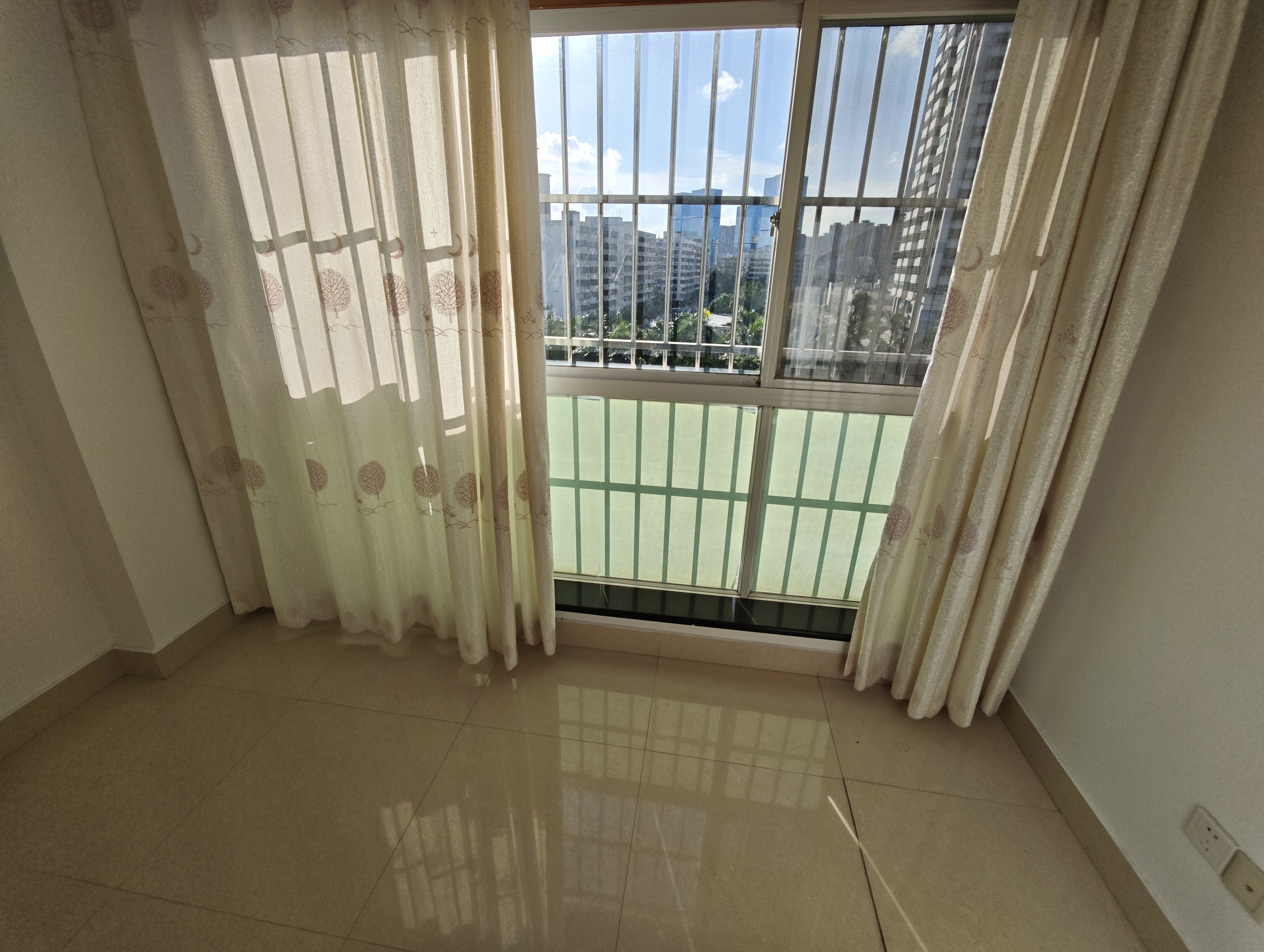 海市盛楼 3室2厅1卫 2600.0元/月 海市盛楼 3室2厅1卫 2600.0元/月室内图