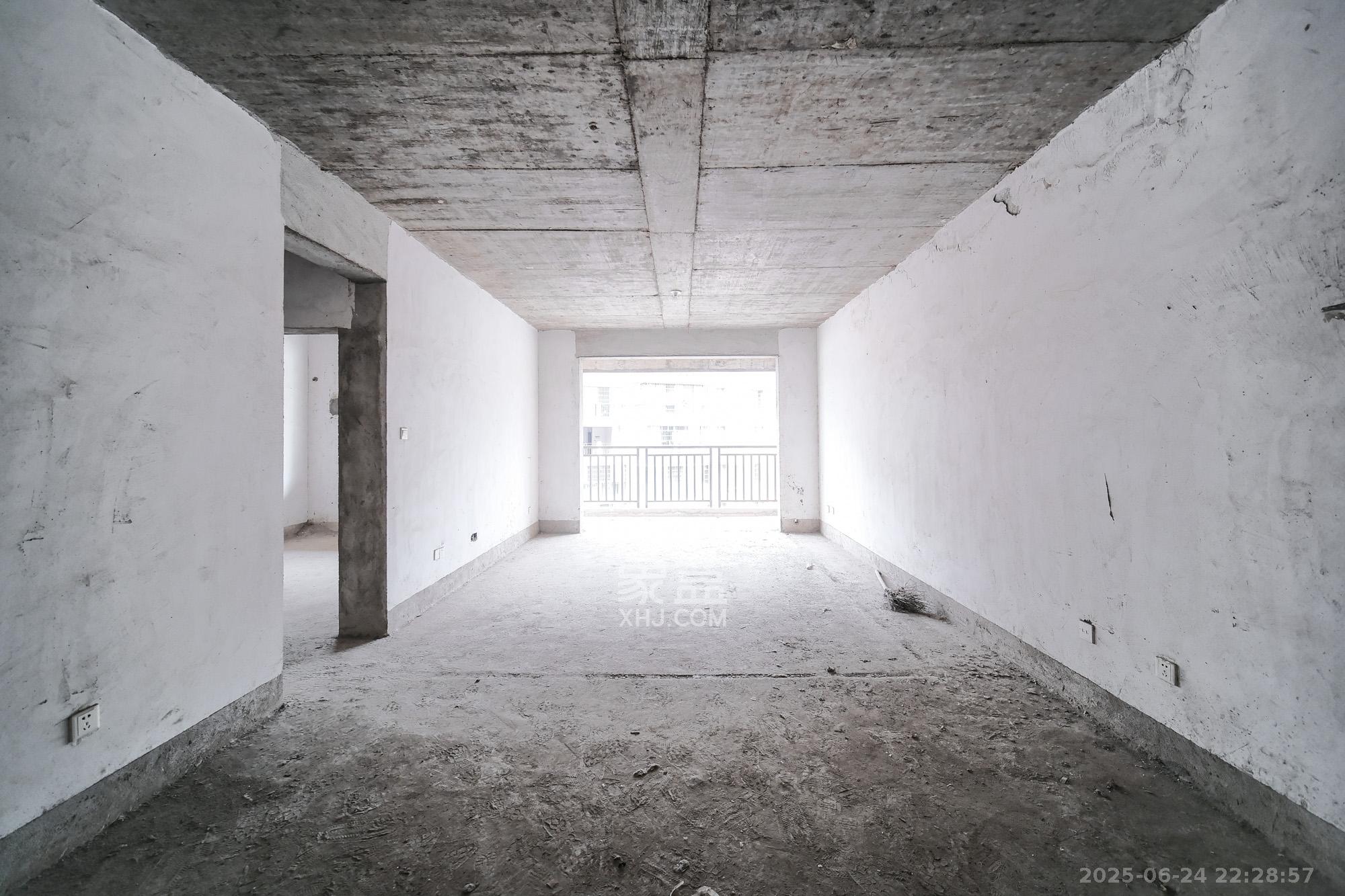 蟠龙欣苑 3室2厅2卫 58.8万 蟠龙欣苑 3室2厅2卫 58.8万客厅