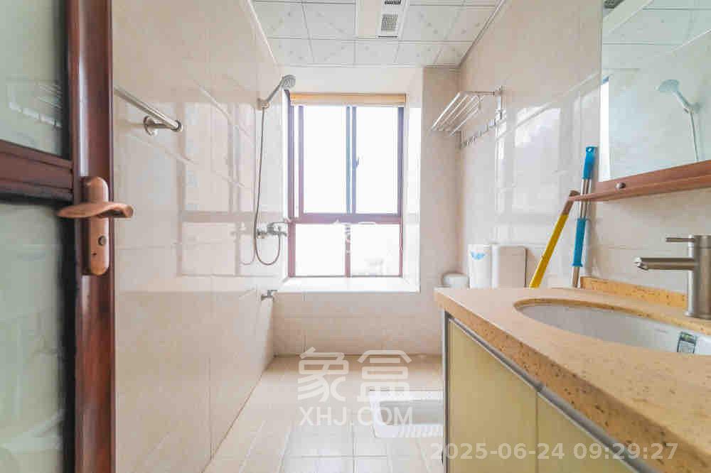 圆梦康乐城  3室2厅2卫   2000.00元/月室内图