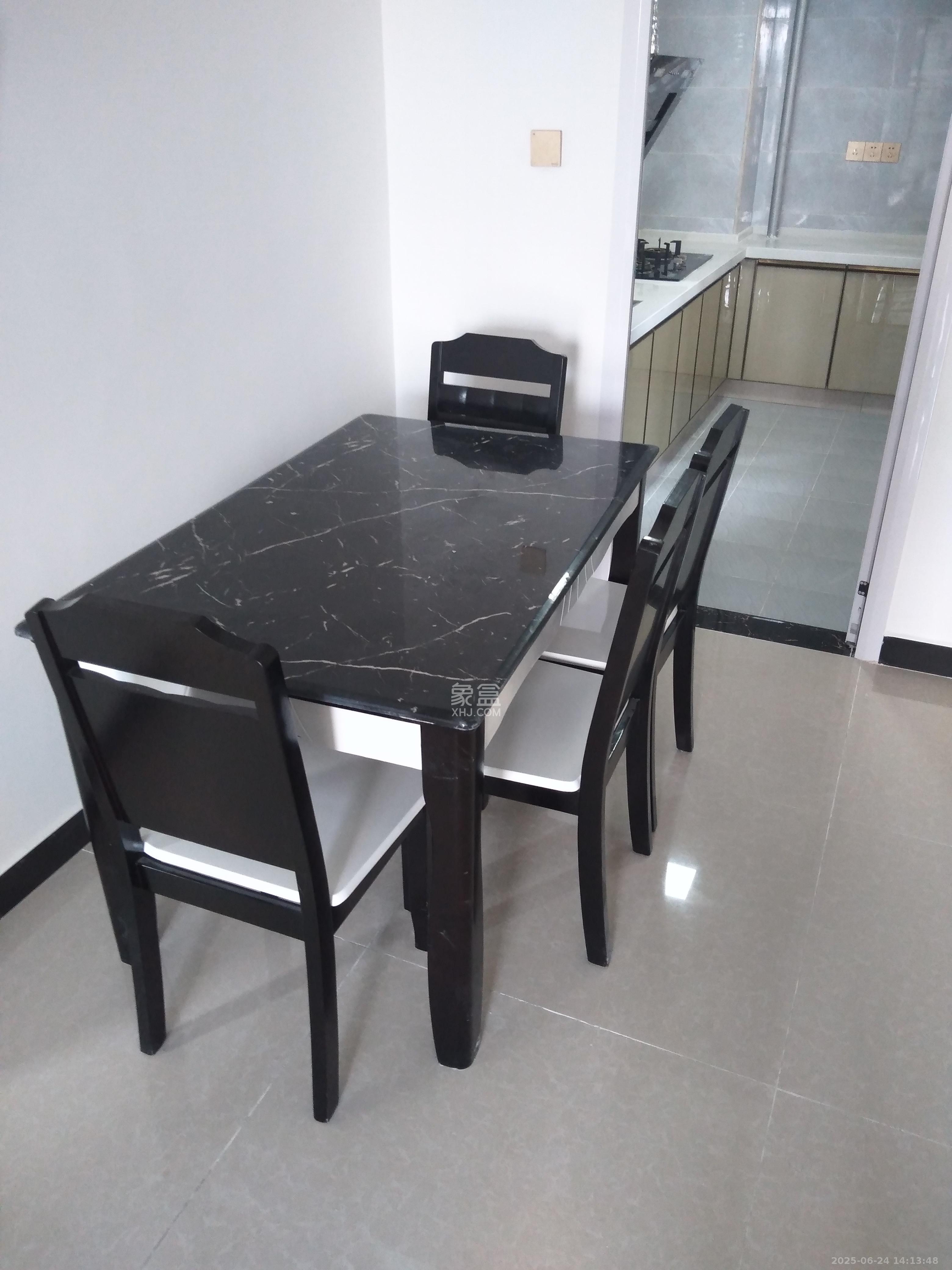 融创融公馆(融创臻苑)  3室2厅1卫    2300.0元/月 融创融公馆(融创臻苑)  3室2厅1卫    2300.0元/月室内图