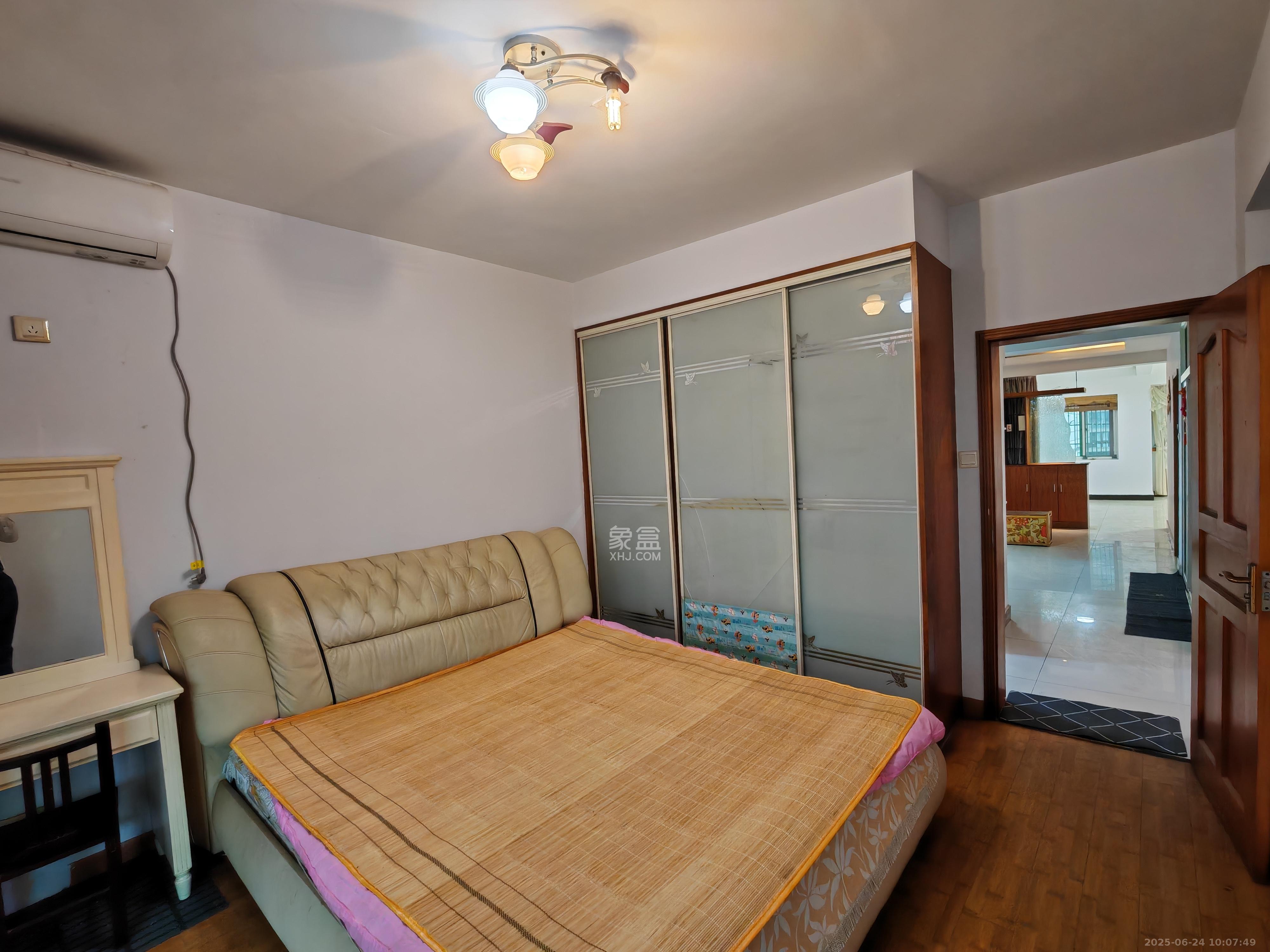 书院路散盘  3室2厅2卫    2000.0元/月 书院路散盘  3室2厅2卫    2000.0元/月室内图