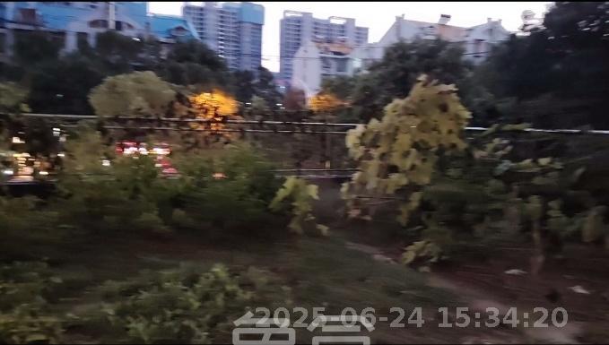 旺坤家园  3室2厅2卫   2400.00元/月室内图