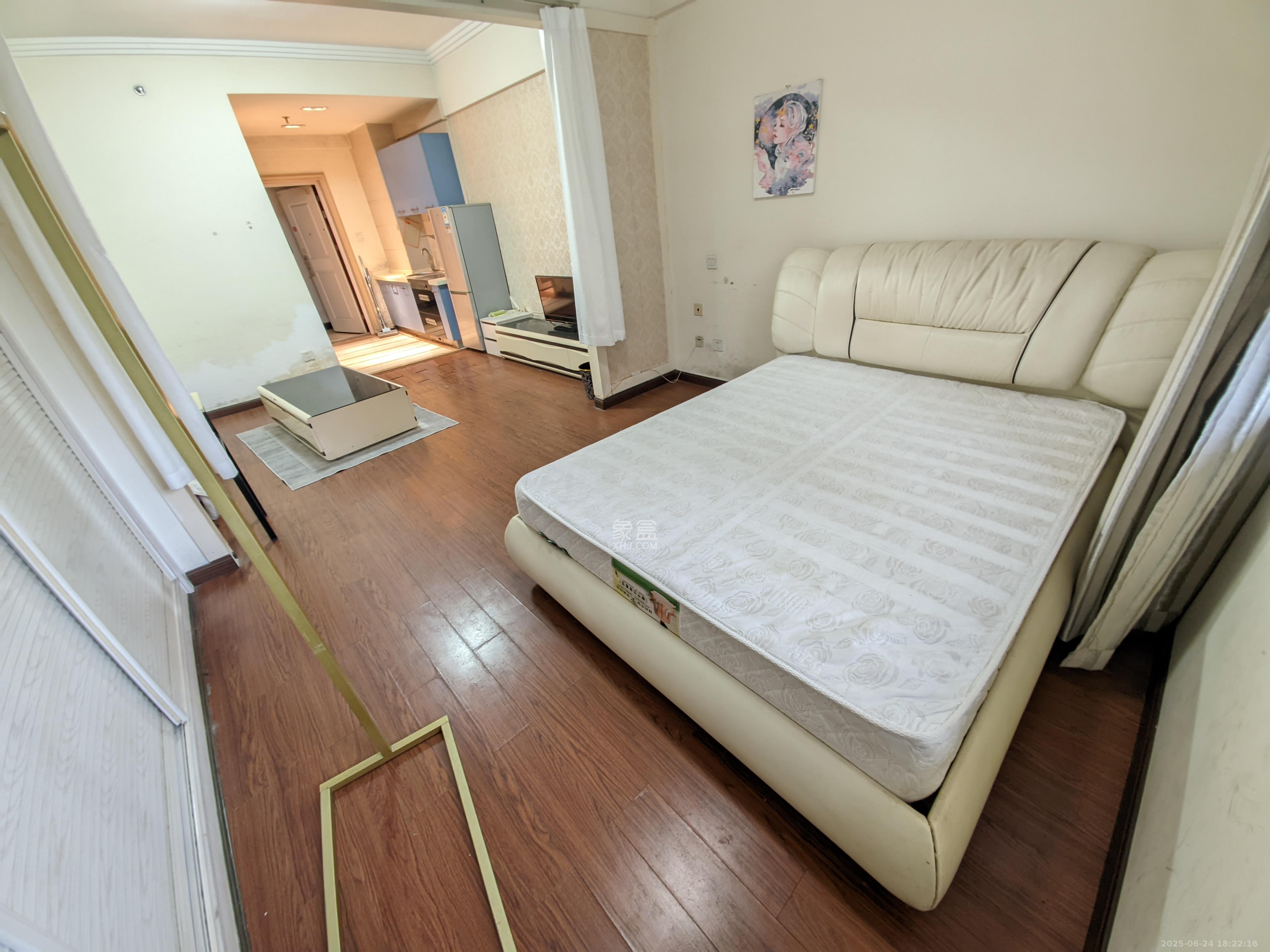 西子一间  0室0厅1卫    1400.0元/月室内图