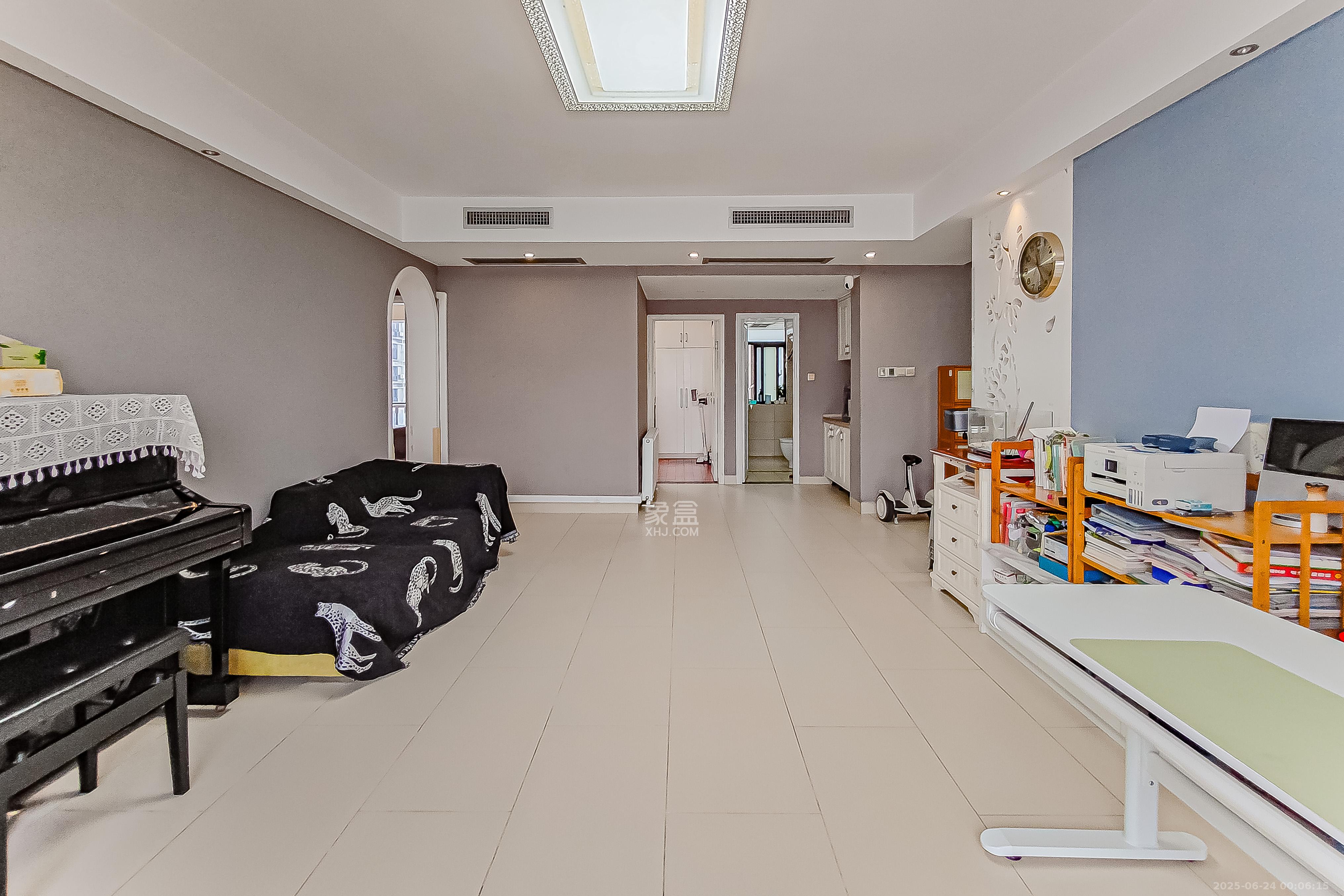 三万英尺 3室2厅2卫 142.0万 三万英尺 3室2厅2卫 142.0万客厅