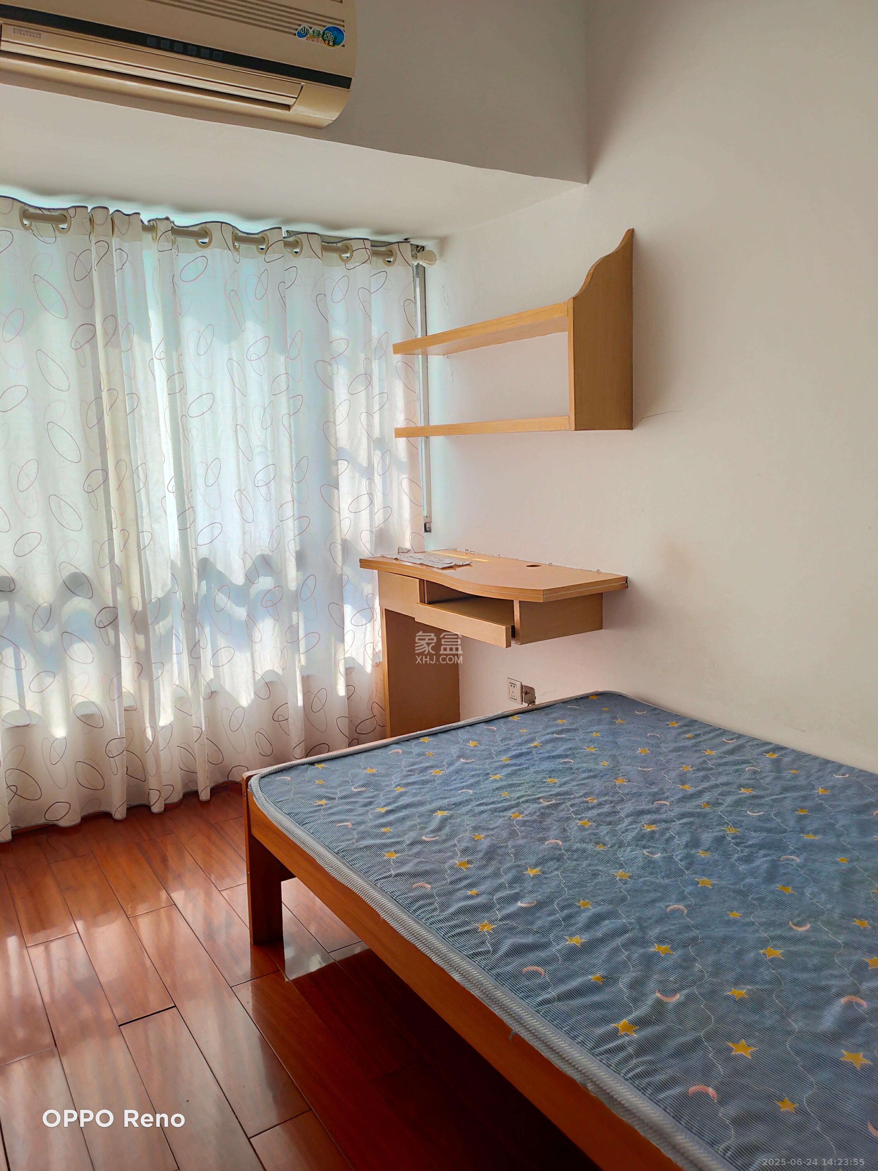 山水华景  2室1厅1卫   2200.00元/月室内图