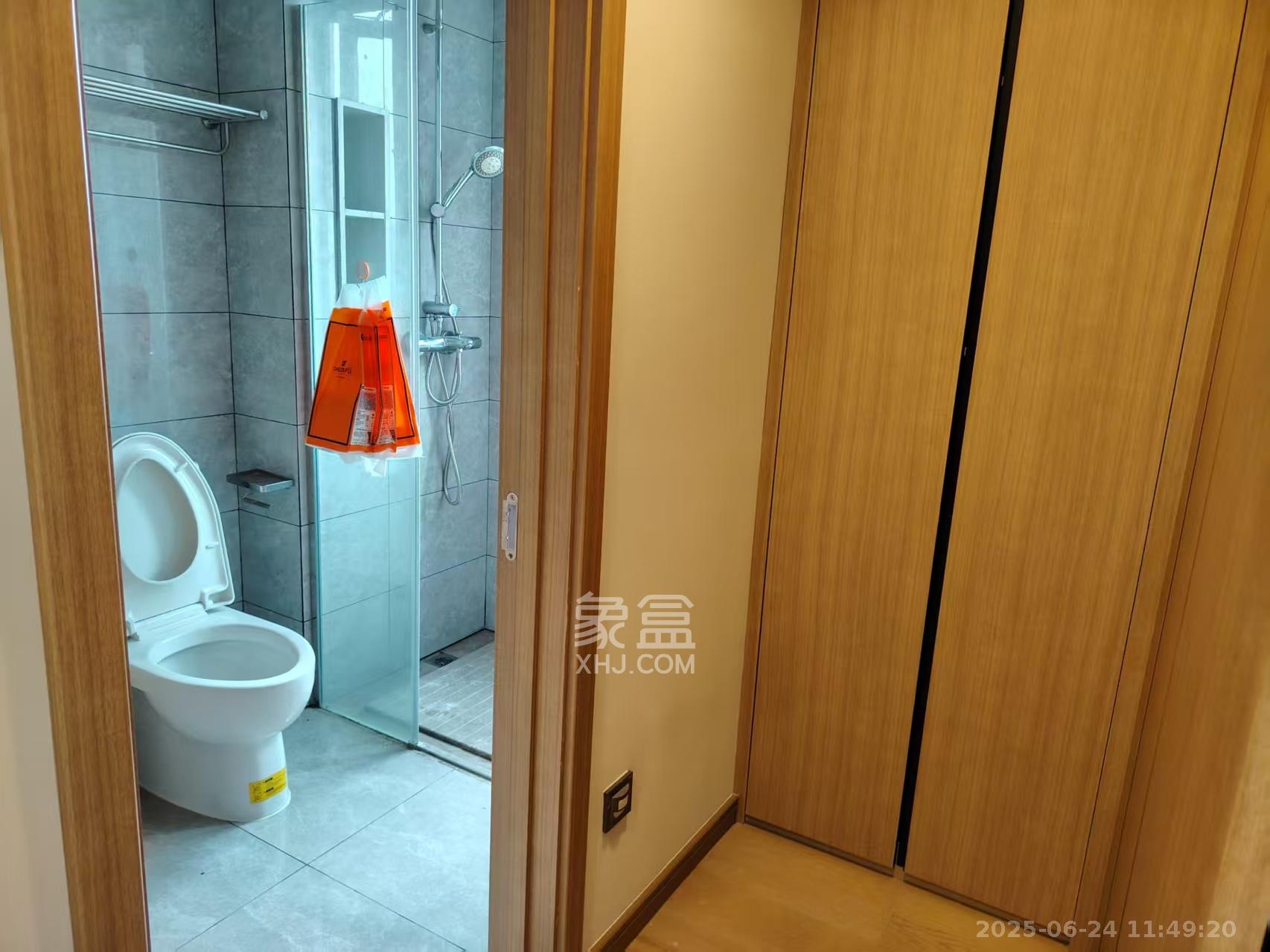 爱家当代境  5室1厅2卫   3600.00元/月室内图