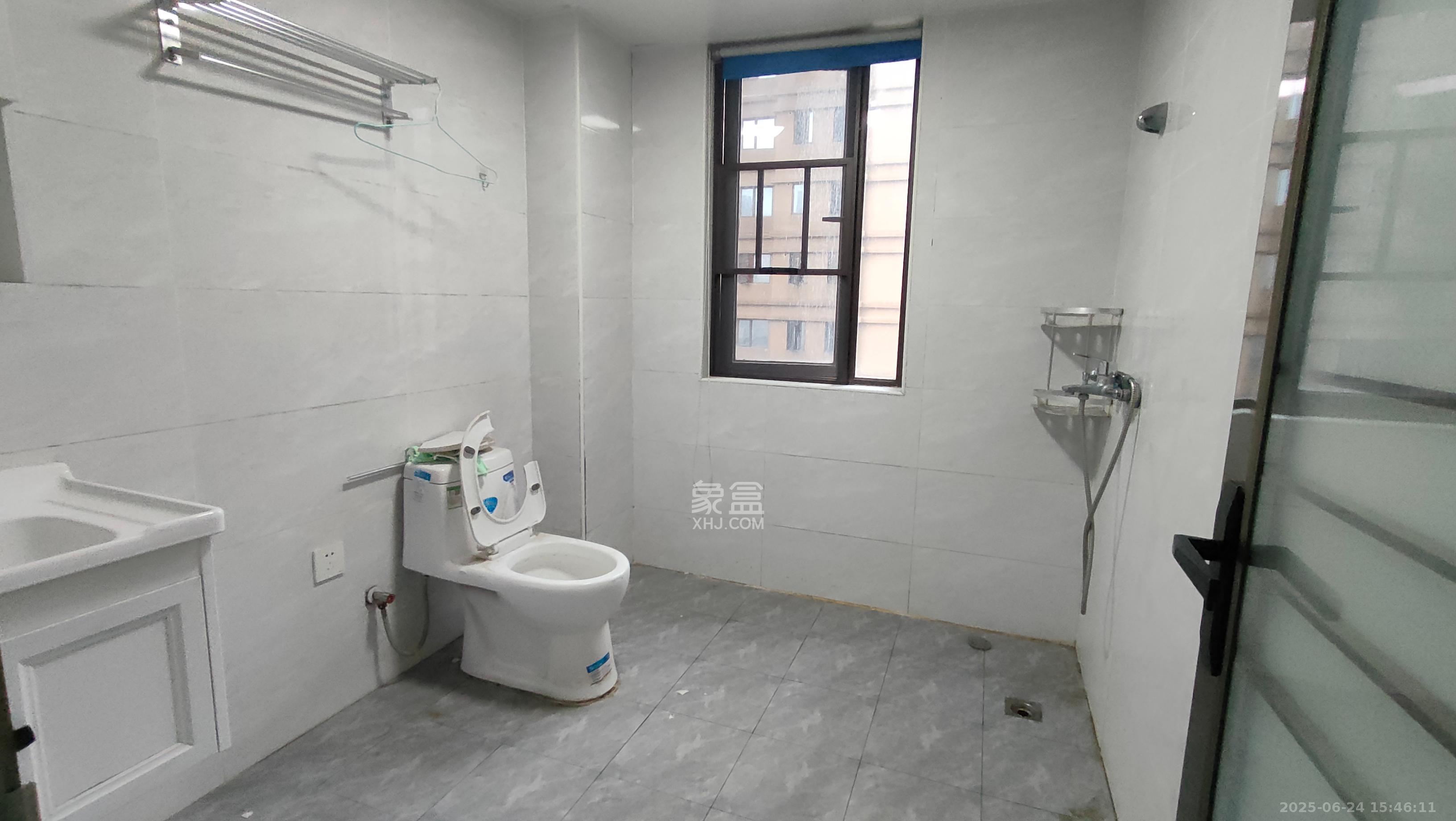 润和美郡(润和紫郡五期) 5室2厅2卫 2300.0元/月 润和美郡(润和紫郡五期) 5室2厅2卫 2300.0元/月室内图