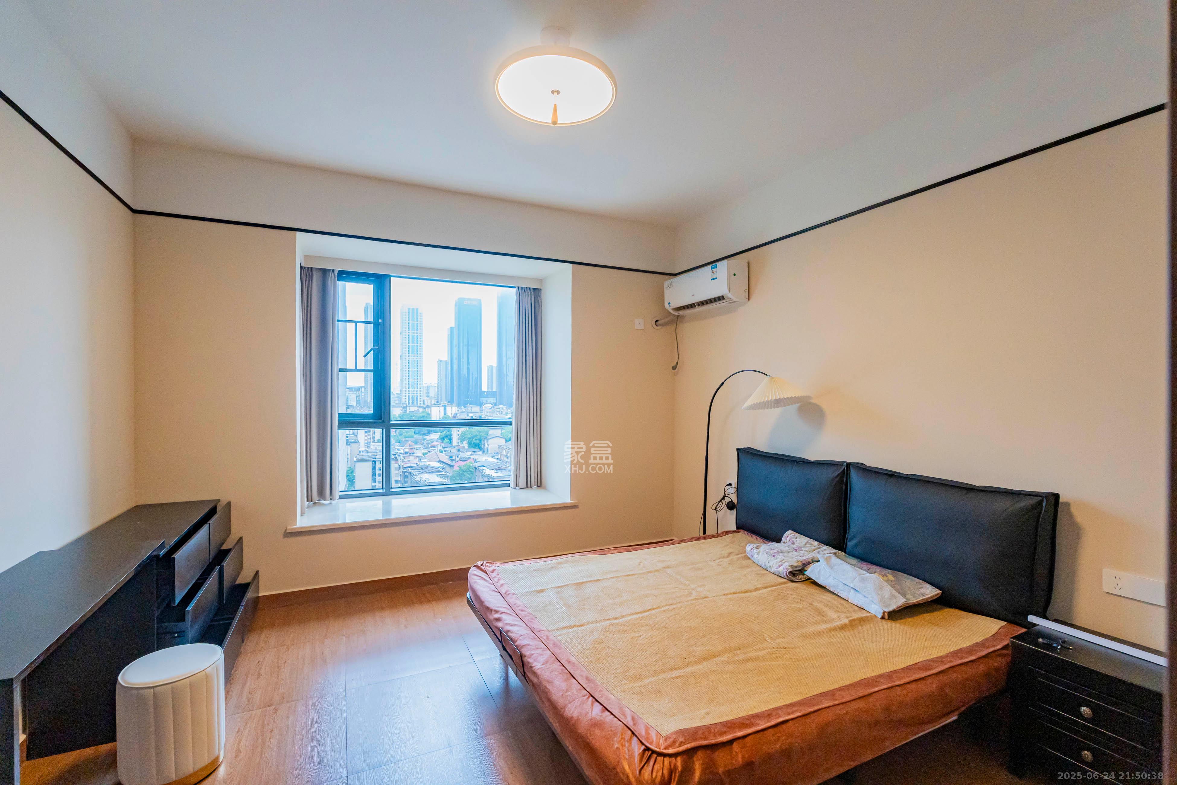 凯乐国际城  2室2厅2卫    90.0万 凯乐国际城  2室2厅2卫    90.0万卧室