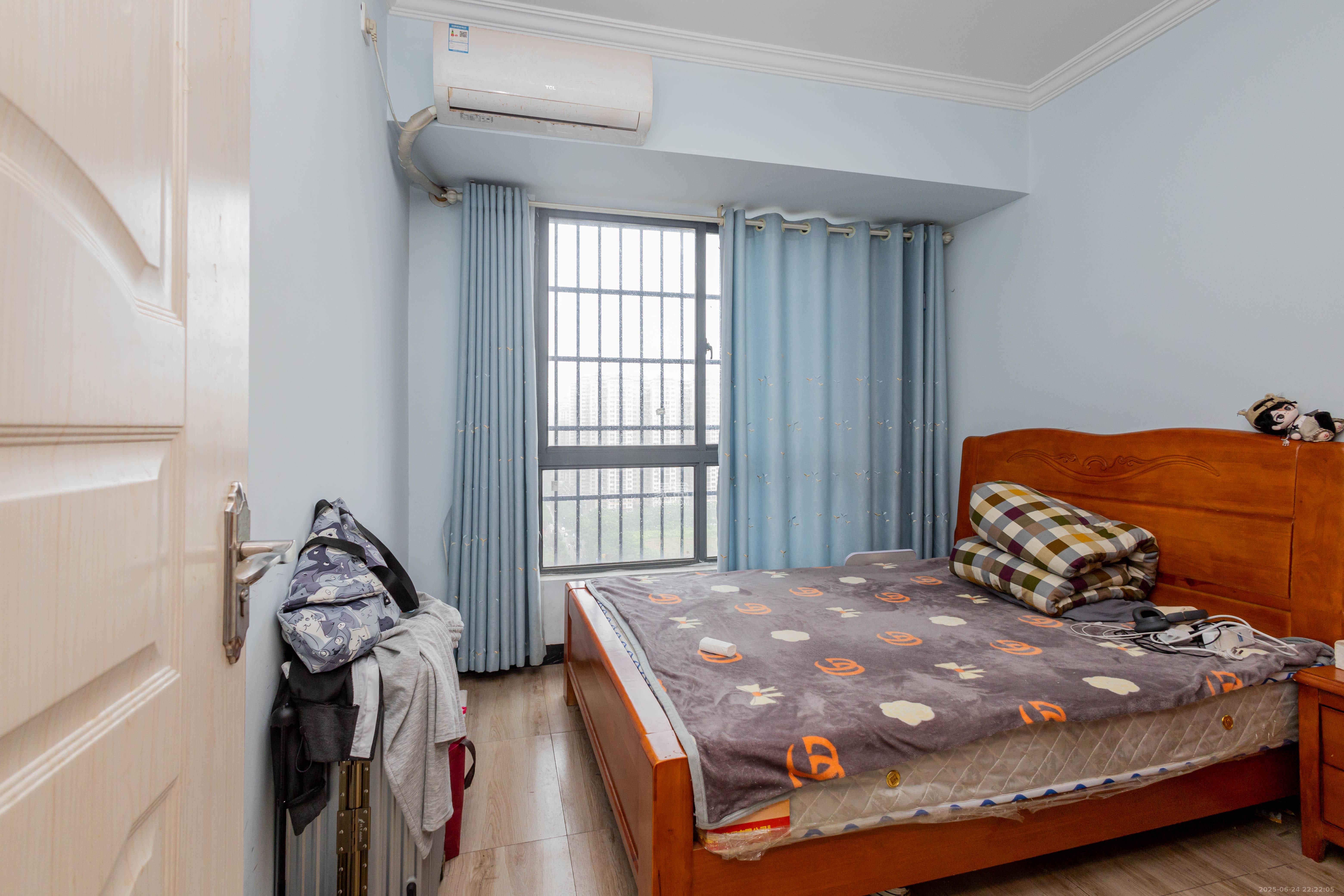 海德公园  4室2厅1卫    75.0万 海德公园  4室2厅1卫    75.0万卧室