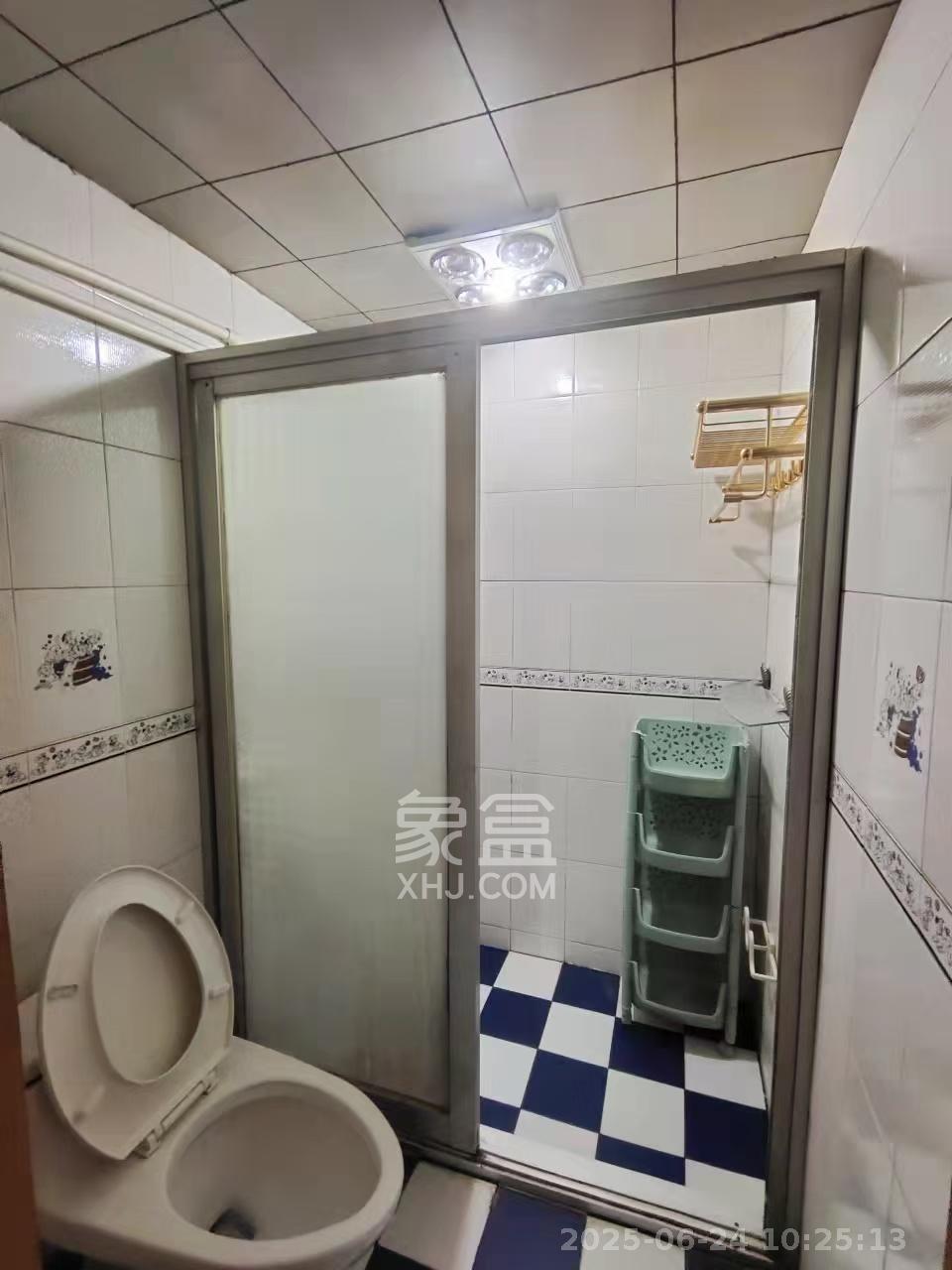 坡子街综合楼  2室1厅1卫   1800.00元/月室内图