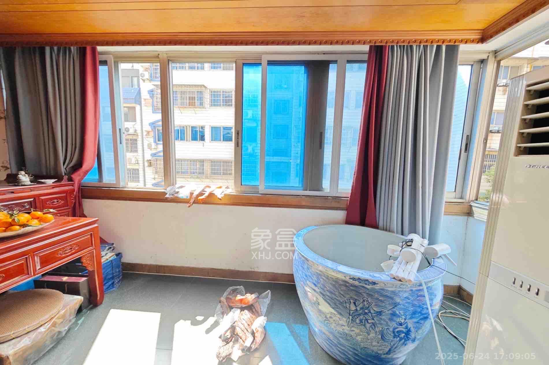 泰时花园 5室2厅2卫 3000.0元/月 泰时花园 5室2厅2卫 3000.0元/月室内图