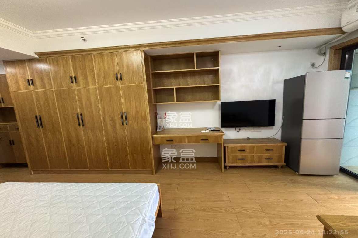 国泰九龙湾 1室1厅1卫 1400.0元/月 国泰九龙湾 1室1厅1卫 1400.0元/月室内图