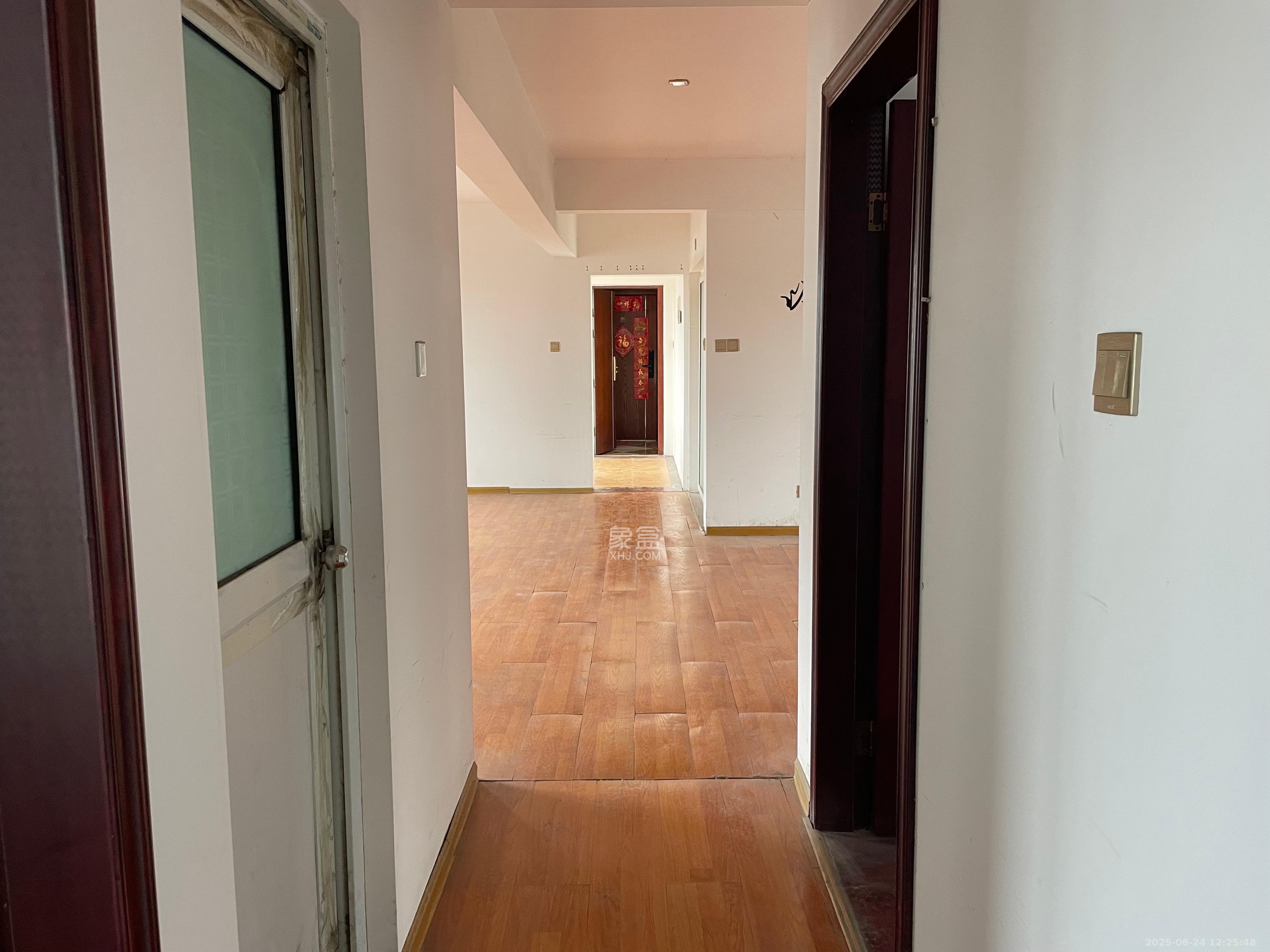 达美D6区 4室2厅2卫 3300.0元/月 达美D6区 4室2厅2卫 3300.0元/月室内图