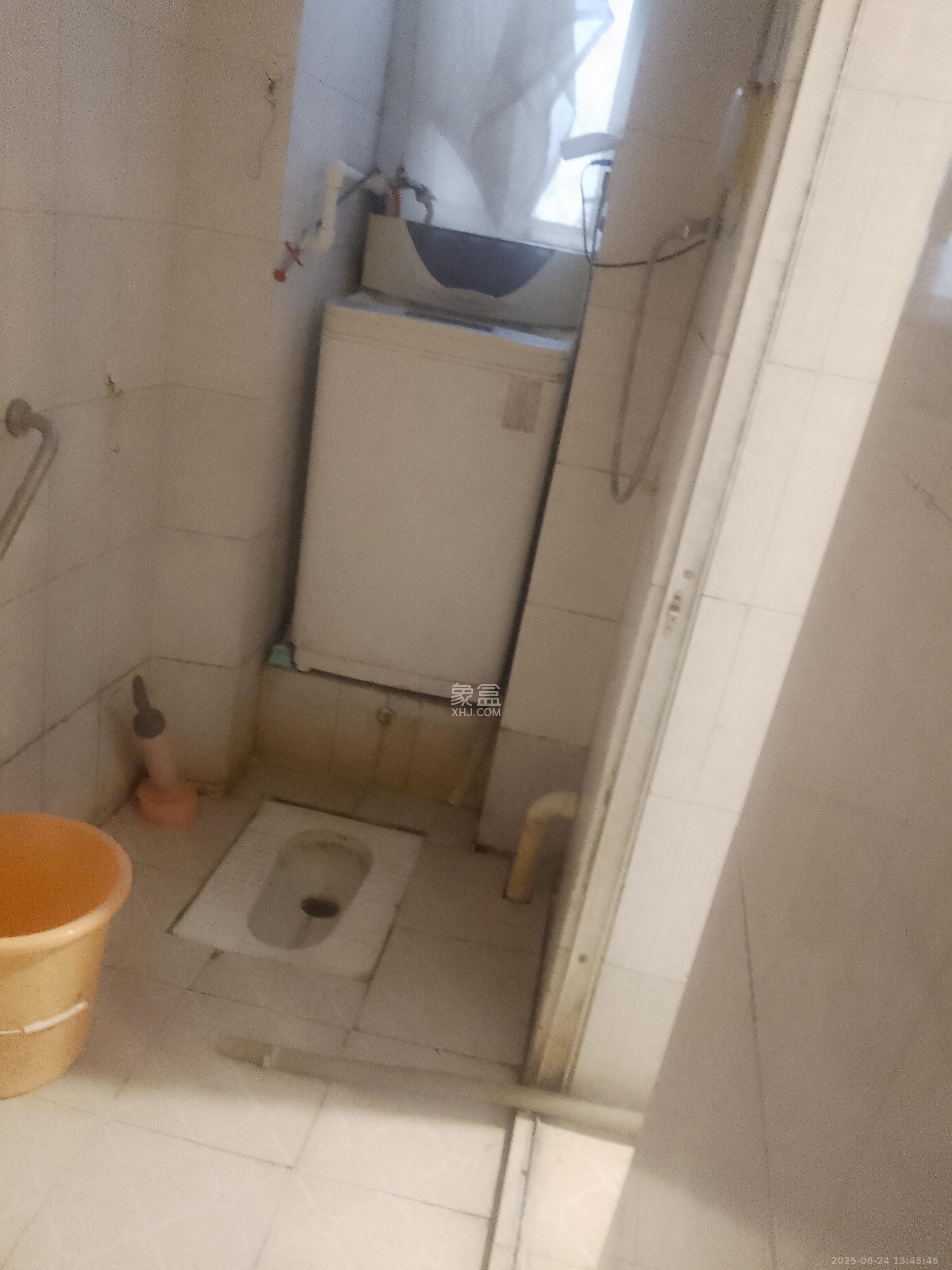 向东南社区  2室1厅1卫   1600.00元/月室内图