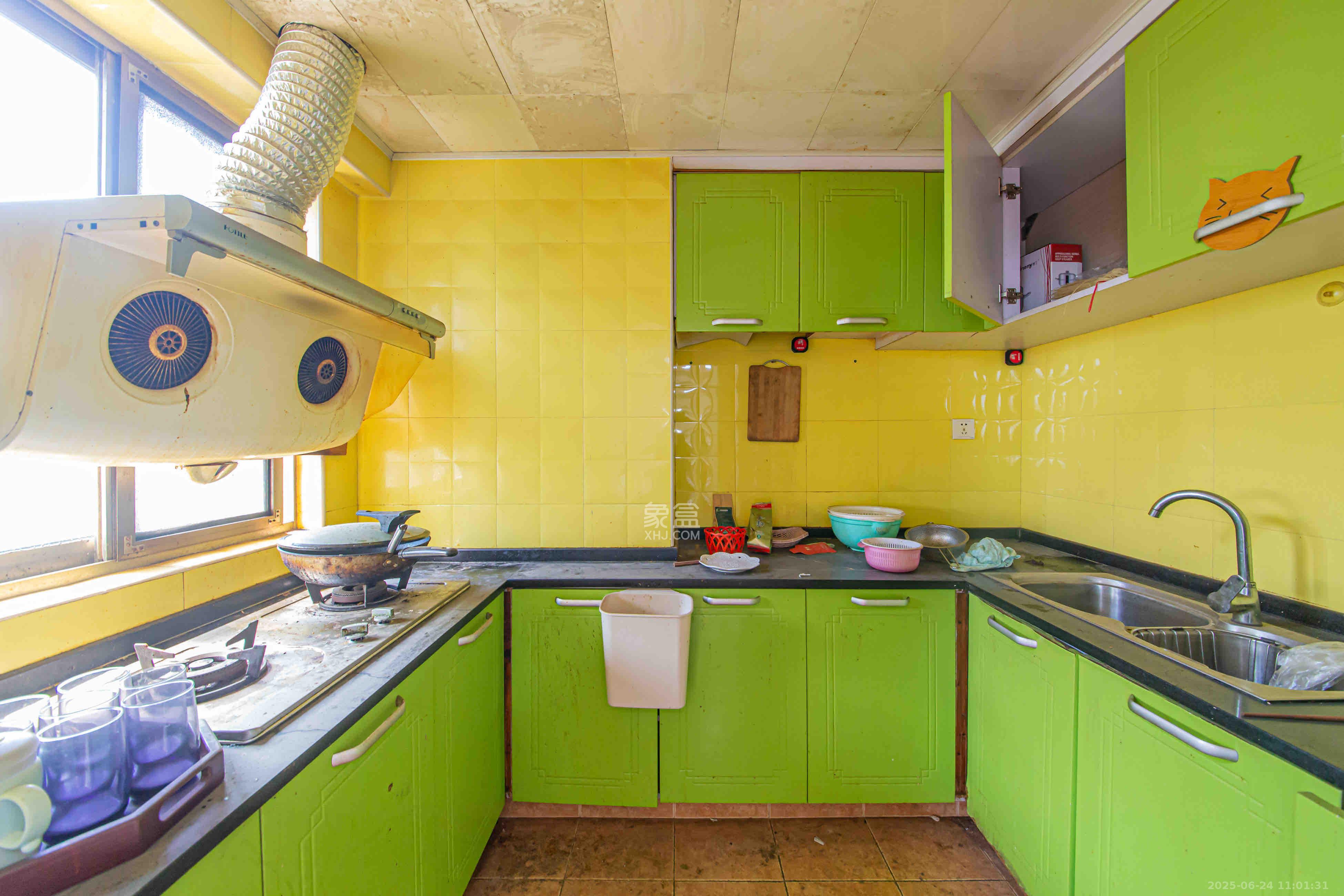 南国嘉苑 3室2厅1卫 1800.0元/月 南国嘉苑 3室2厅1卫 1800.0元/月室内图