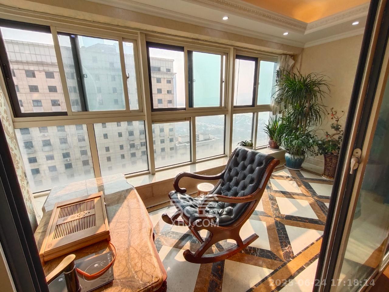 万达公馆  3室2厅2卫    11000.0元/月 万达公馆  3室2厅2卫    11000.0元/月室内图