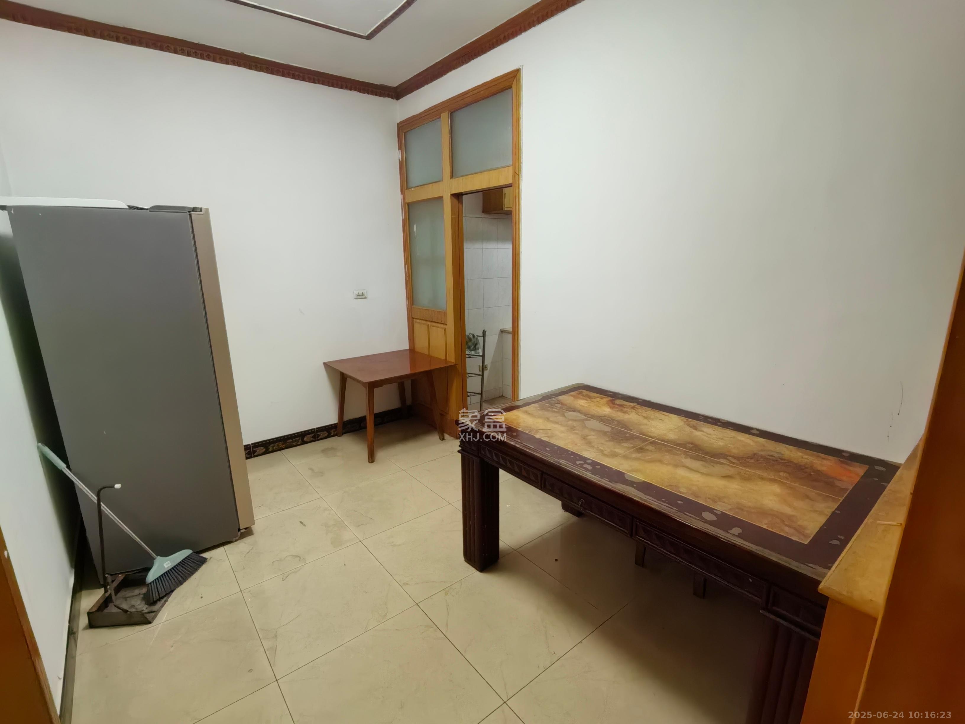 东塘村 2室2厅1卫 1000.0元/月 东塘村 2室2厅1卫 1000.0元/月室内图