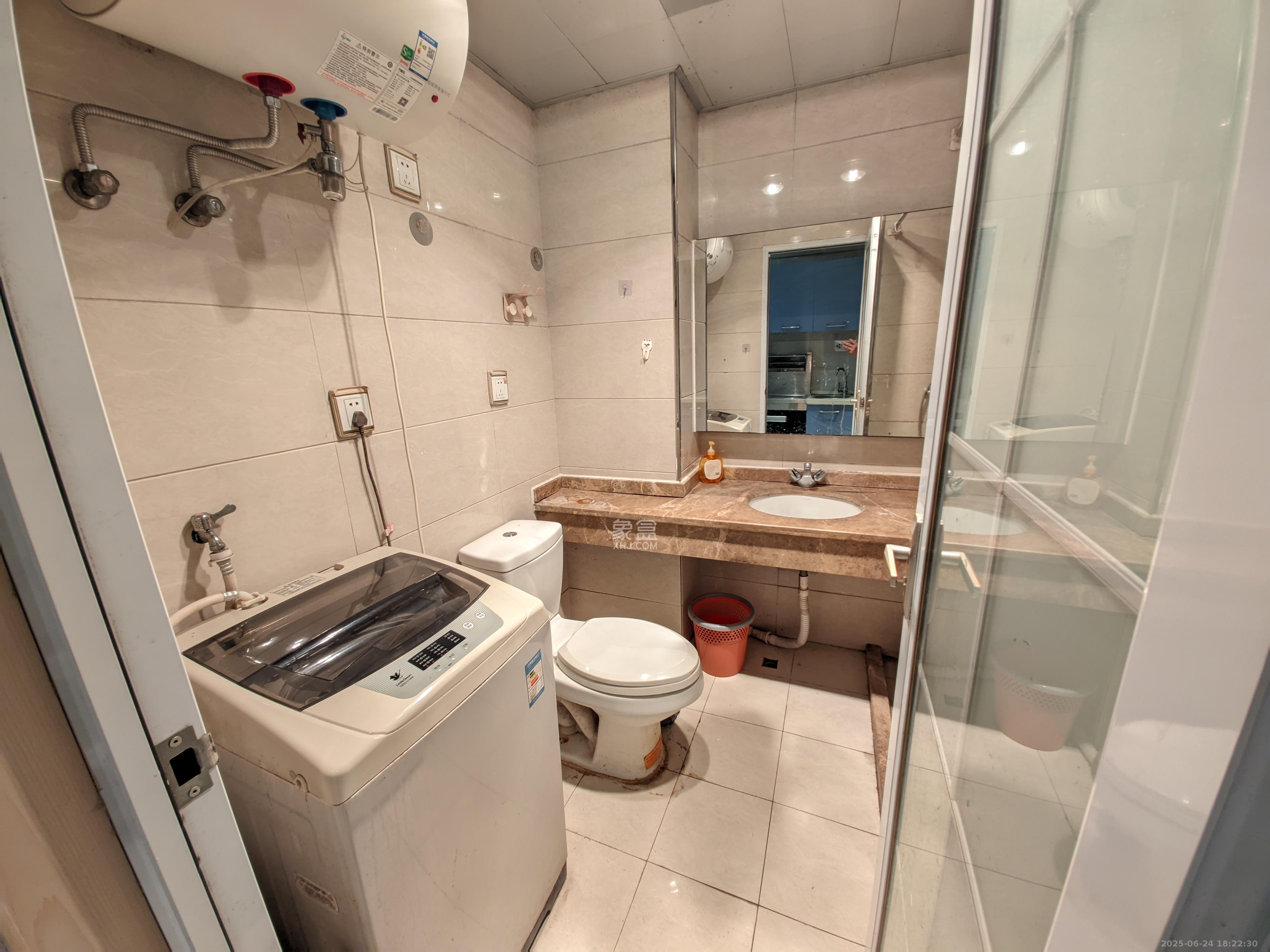 西子一间  0室0厅1卫    1400.0元/月室内图