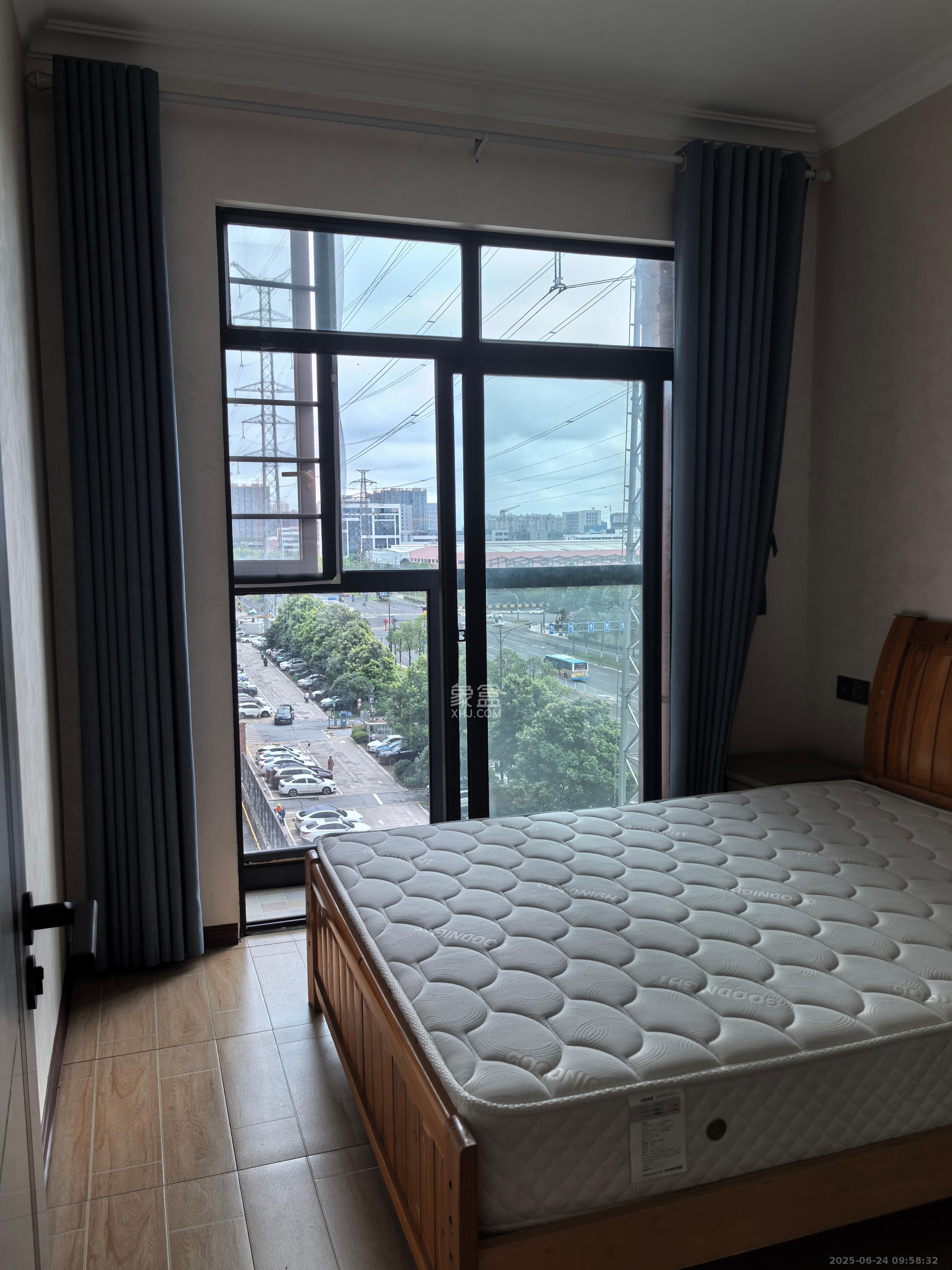 康桥长郡 3室2厅2卫 1800.0元/月 康桥长郡 3室2厅2卫 1800.0元/月室内图