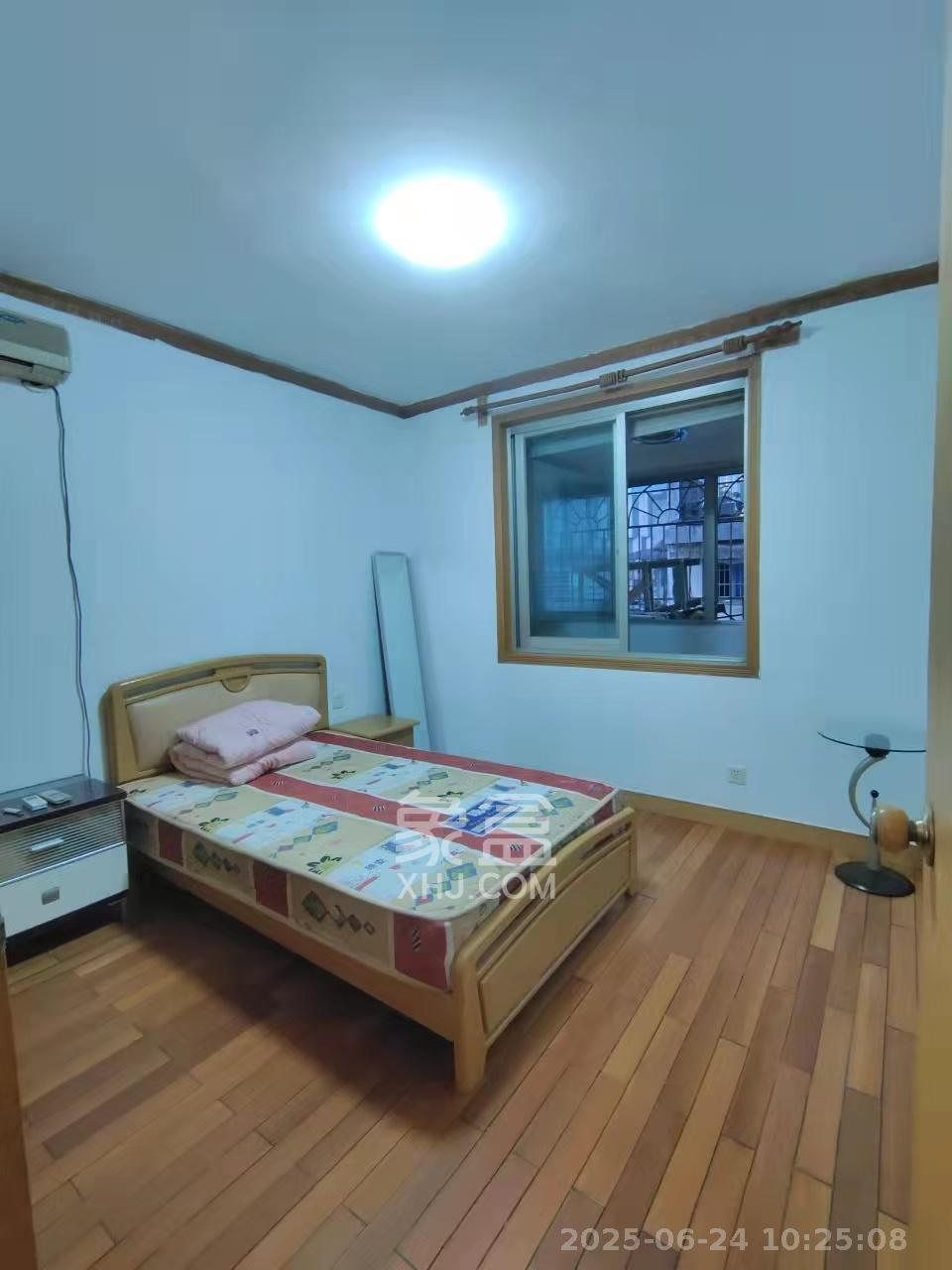 坡子街综合楼  2室1厅1卫   1800.00元/月室内图