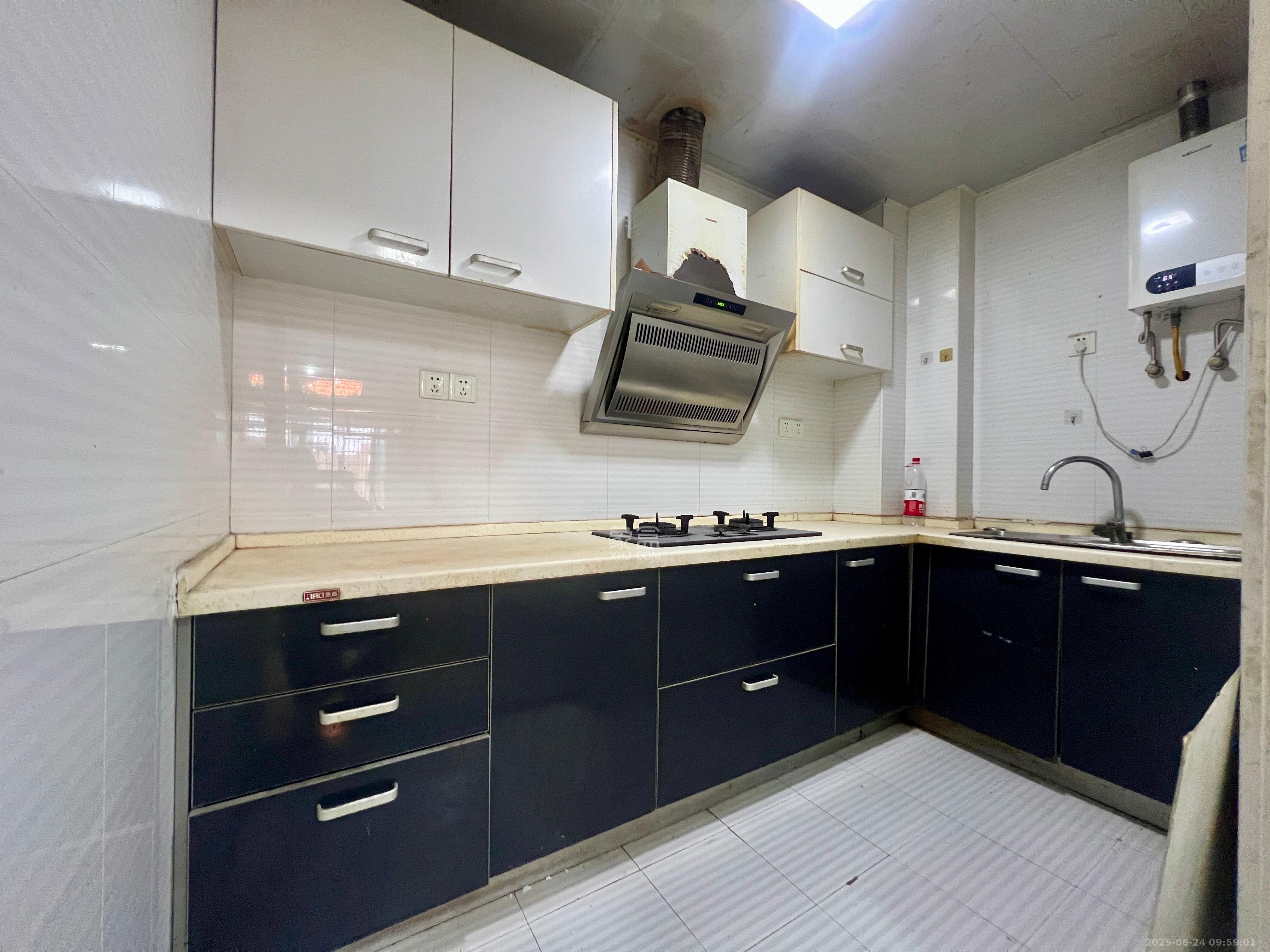 山水庭院  2室2厅1卫    1550.0元/月室内图