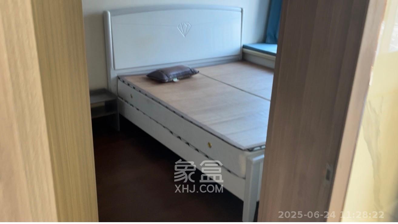 梦想枫林湾  3室2厅2卫   3800.00元/月室内图