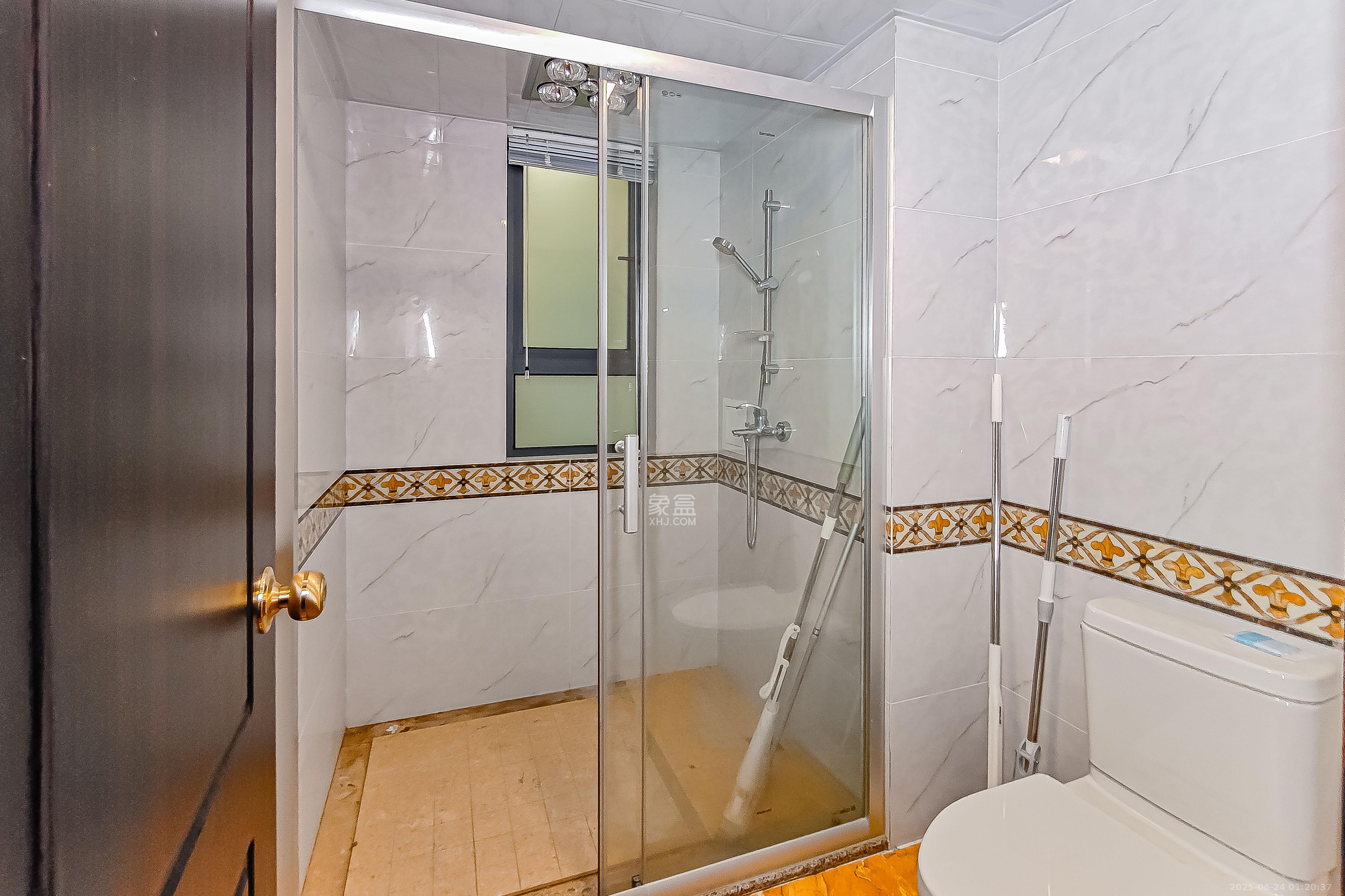 碧桂园威尼斯城 4室3厅3卫 260.0万 碧桂园威尼斯城 4室3厅3卫 260.0万卫生间