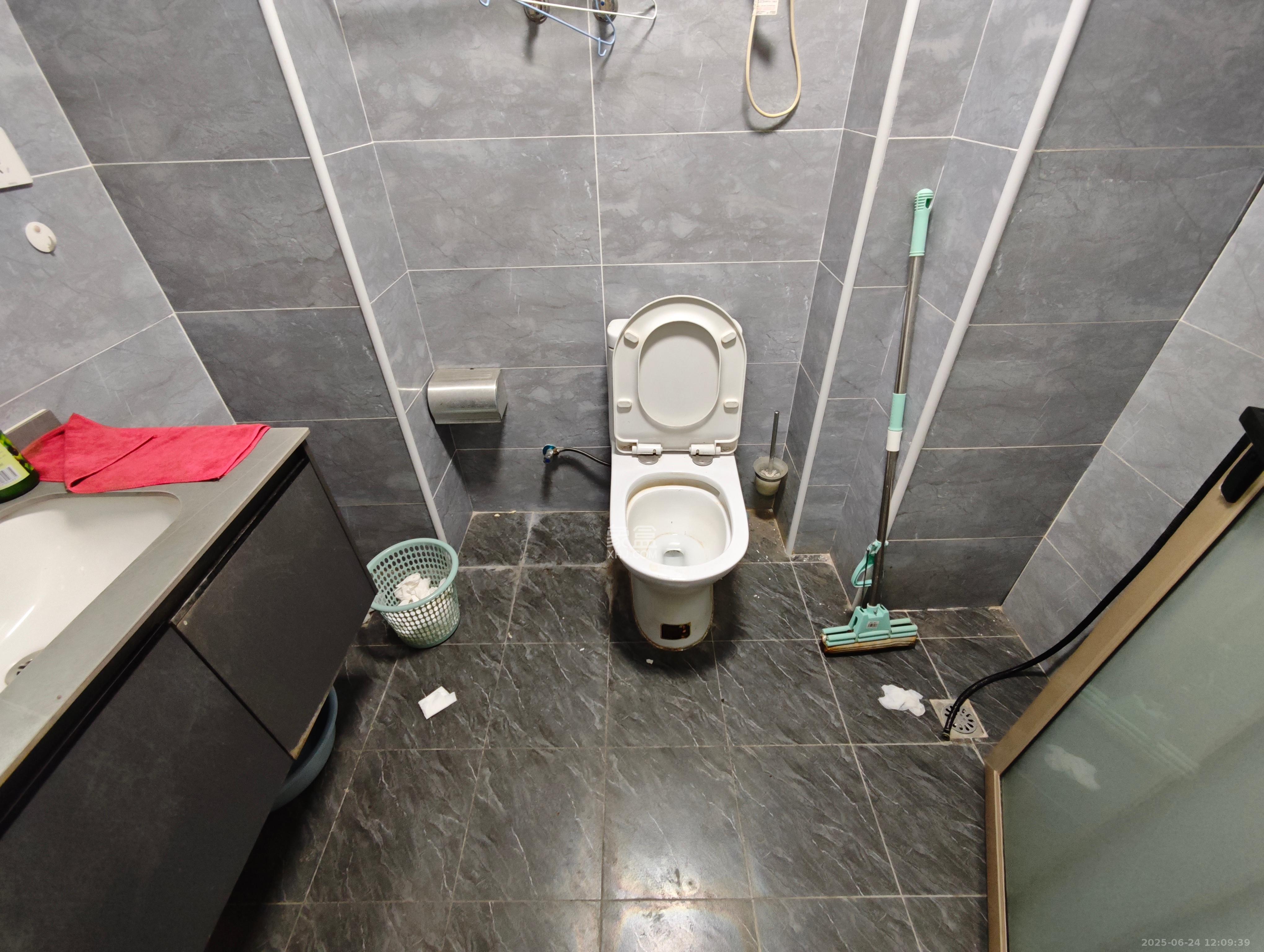 万润时光里 1室1厅1卫 1700.0元/月 万润时光里 1室1厅1卫 1700.0元/月室内图