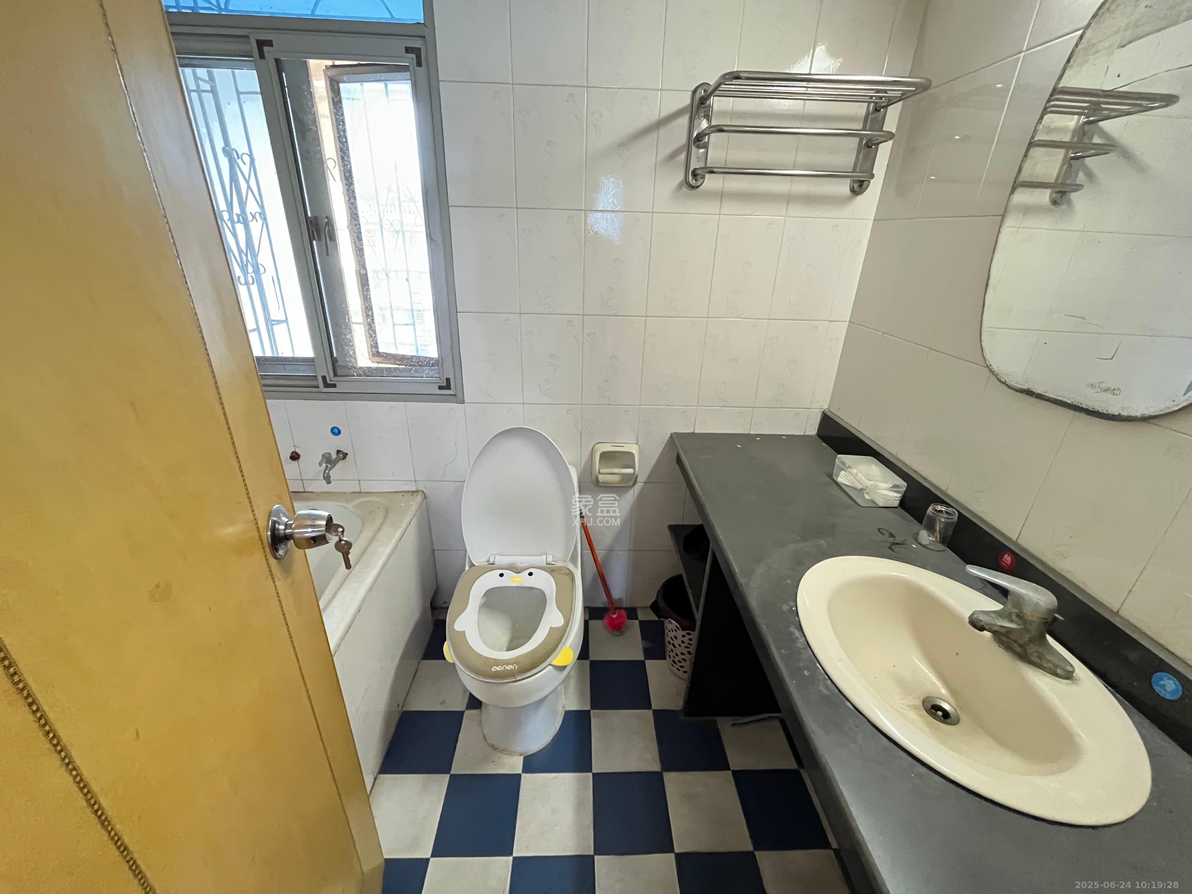 鸿园小区 3室2厅1卫 2000.0元/月 鸿园小区 3室2厅1卫 2000.0元/月室内图