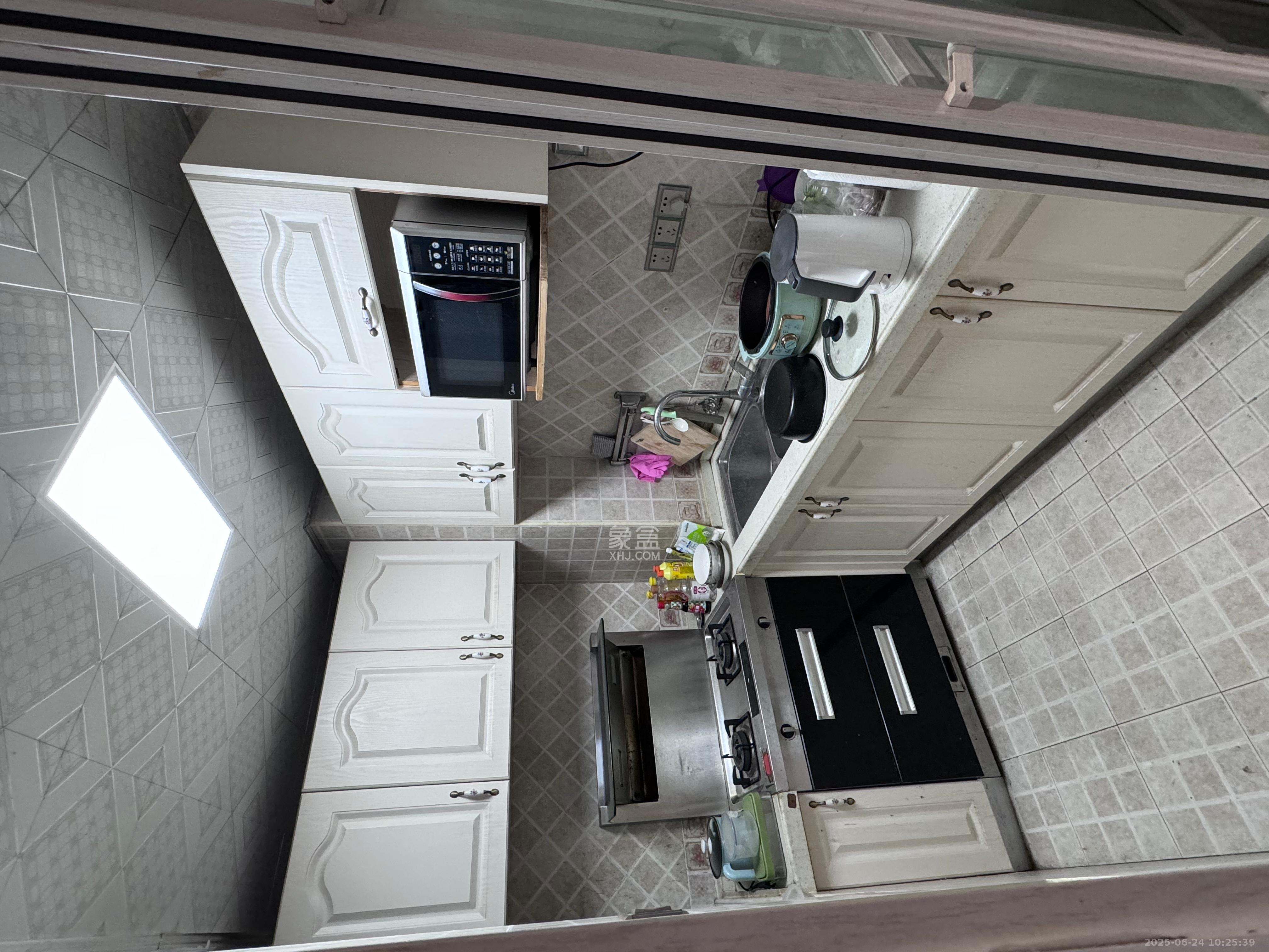 东方银座(东方摩卡) 2室2厅1卫 2300.0元/月 东方银座(东方摩卡) 2室2厅1卫 2300.0元/月室内图