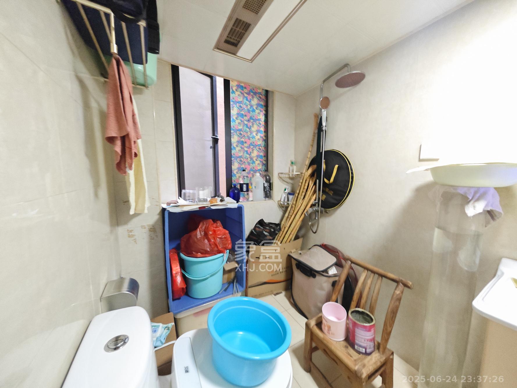 湘水郡（兴旺小爱同学）  3室2厅2卫   80.00万卫生间