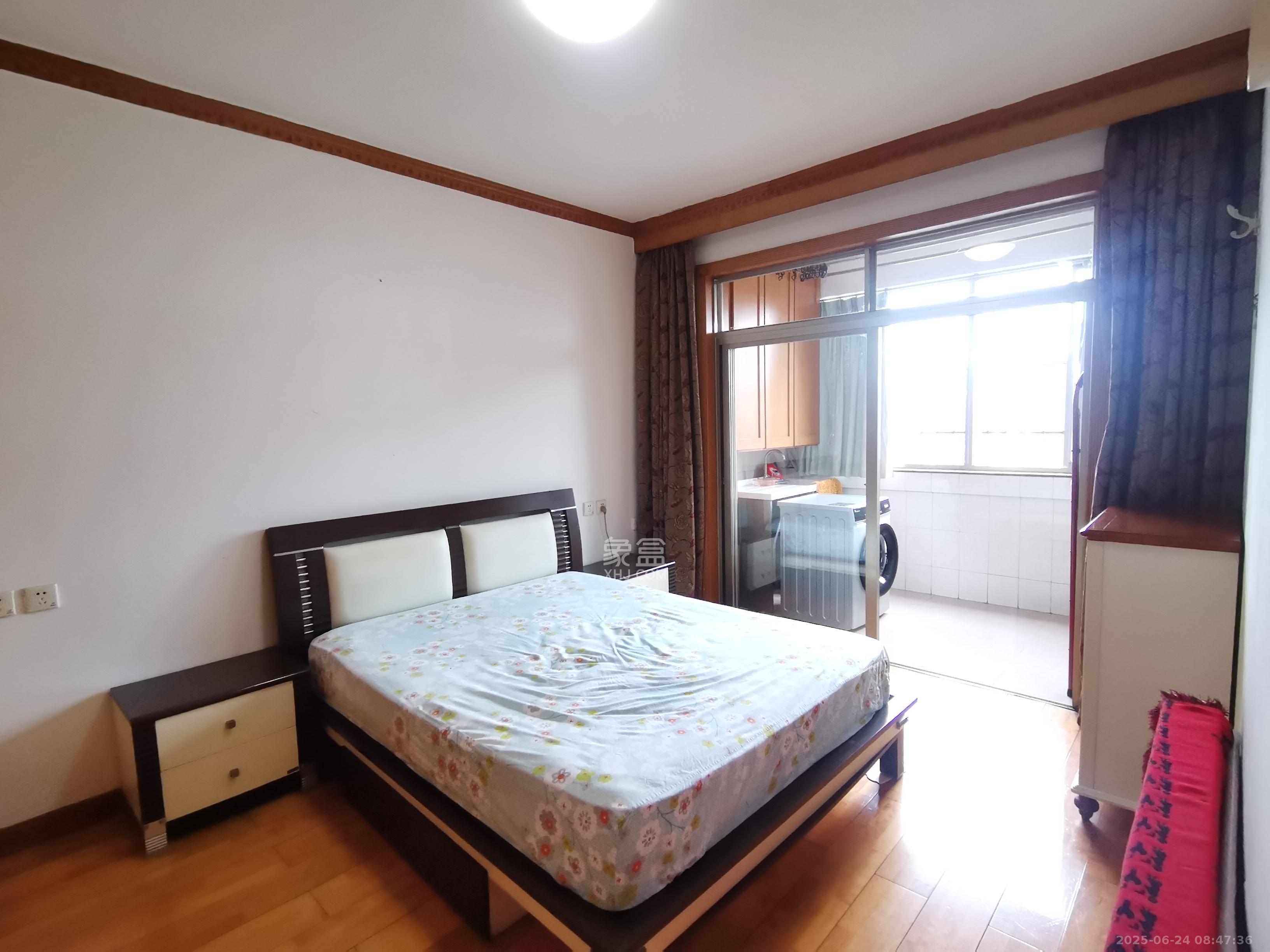 八一桥工商银行家属楼  2室1厅1卫   3200.00元/月室内图