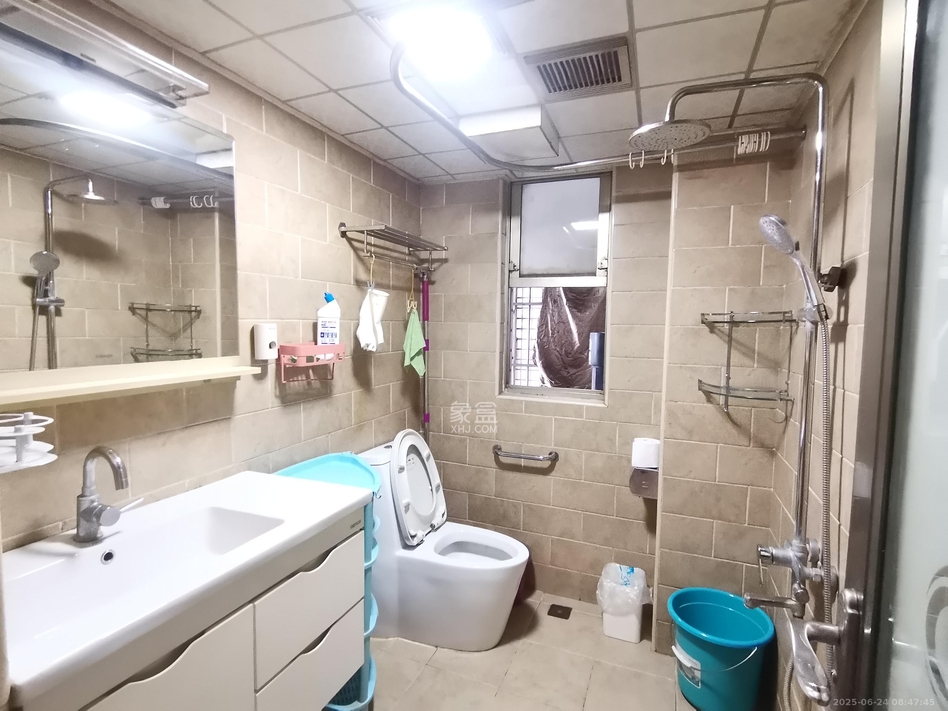 八一桥工商银行家属楼  2室1厅1卫   3200.00元/月室内图